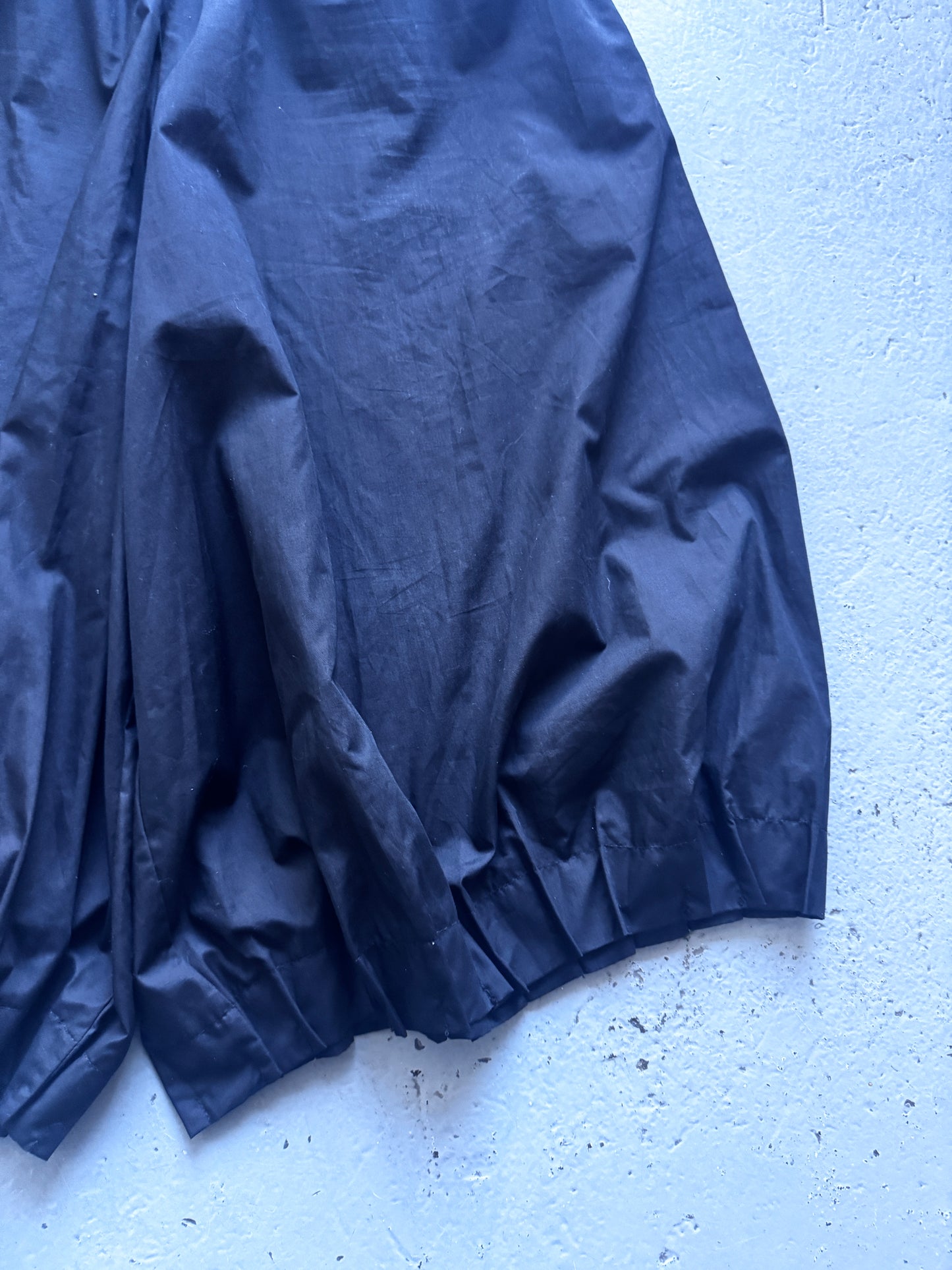 pinch pleated wide short