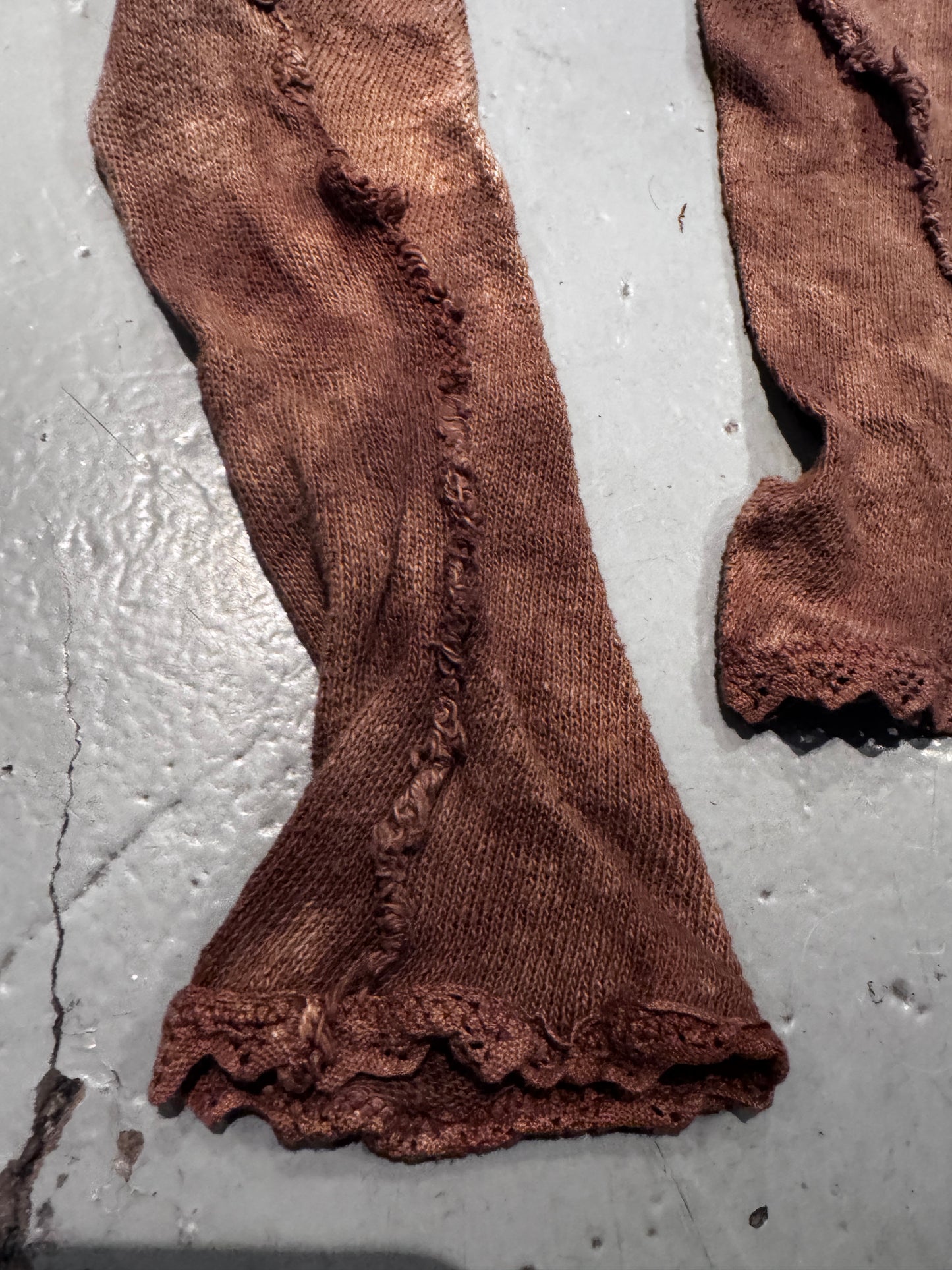 lightweight distressed gloves