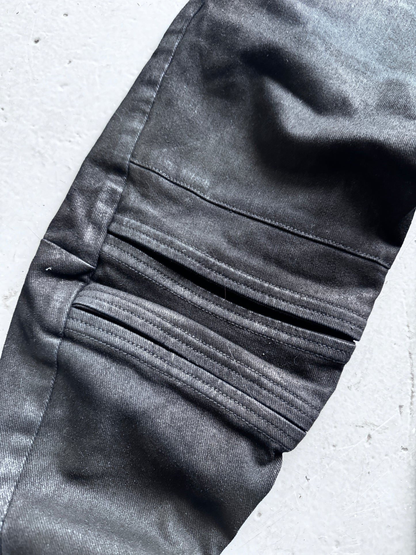 julius coated + knee detail skinny jean