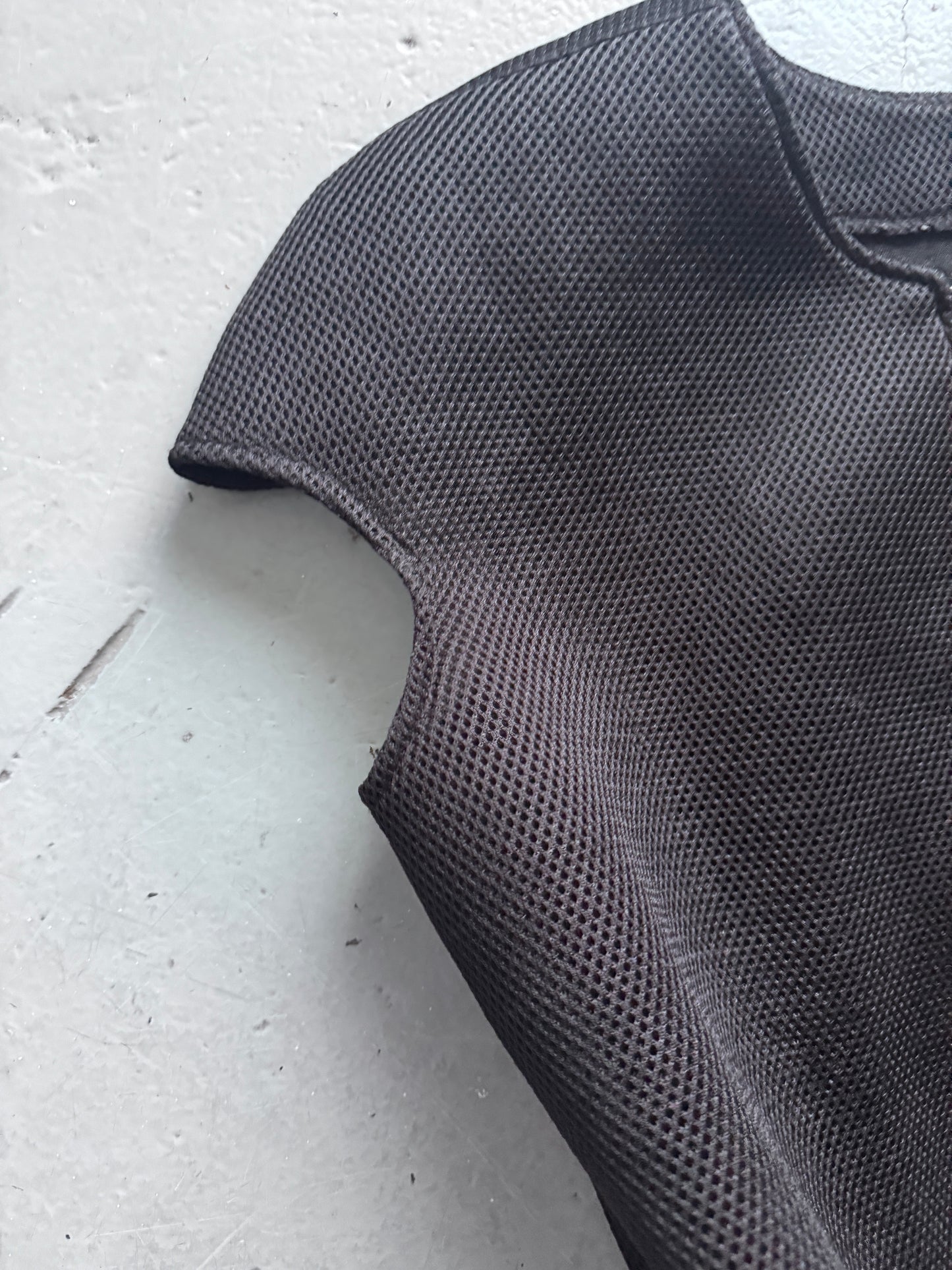 mesh zip up cap sleeve top