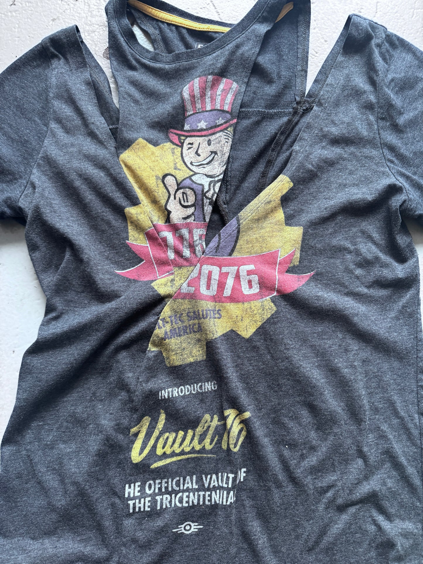 per gotesson fallout slash reconstructed tee