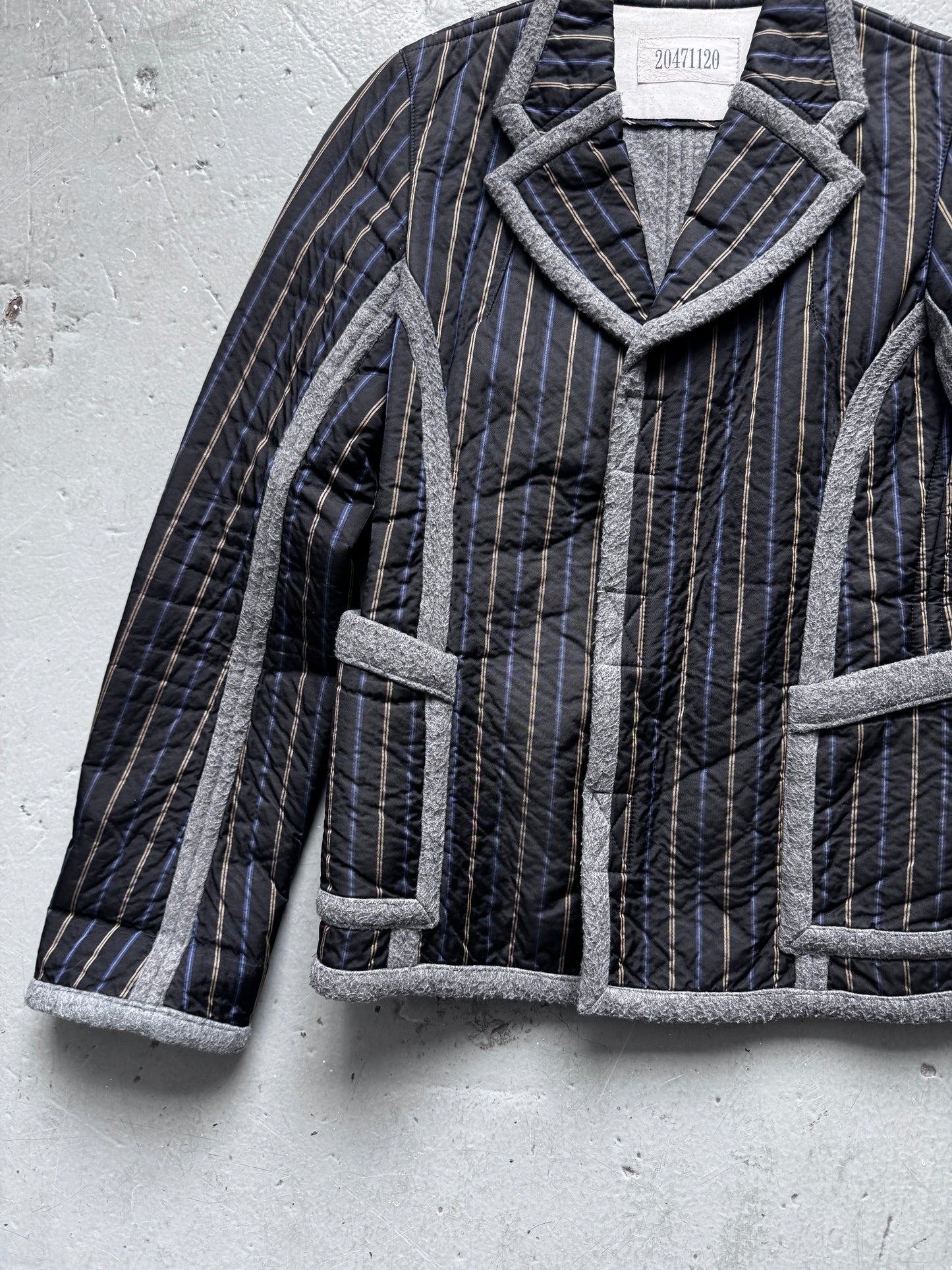 20471120 padded felt nylon blazer