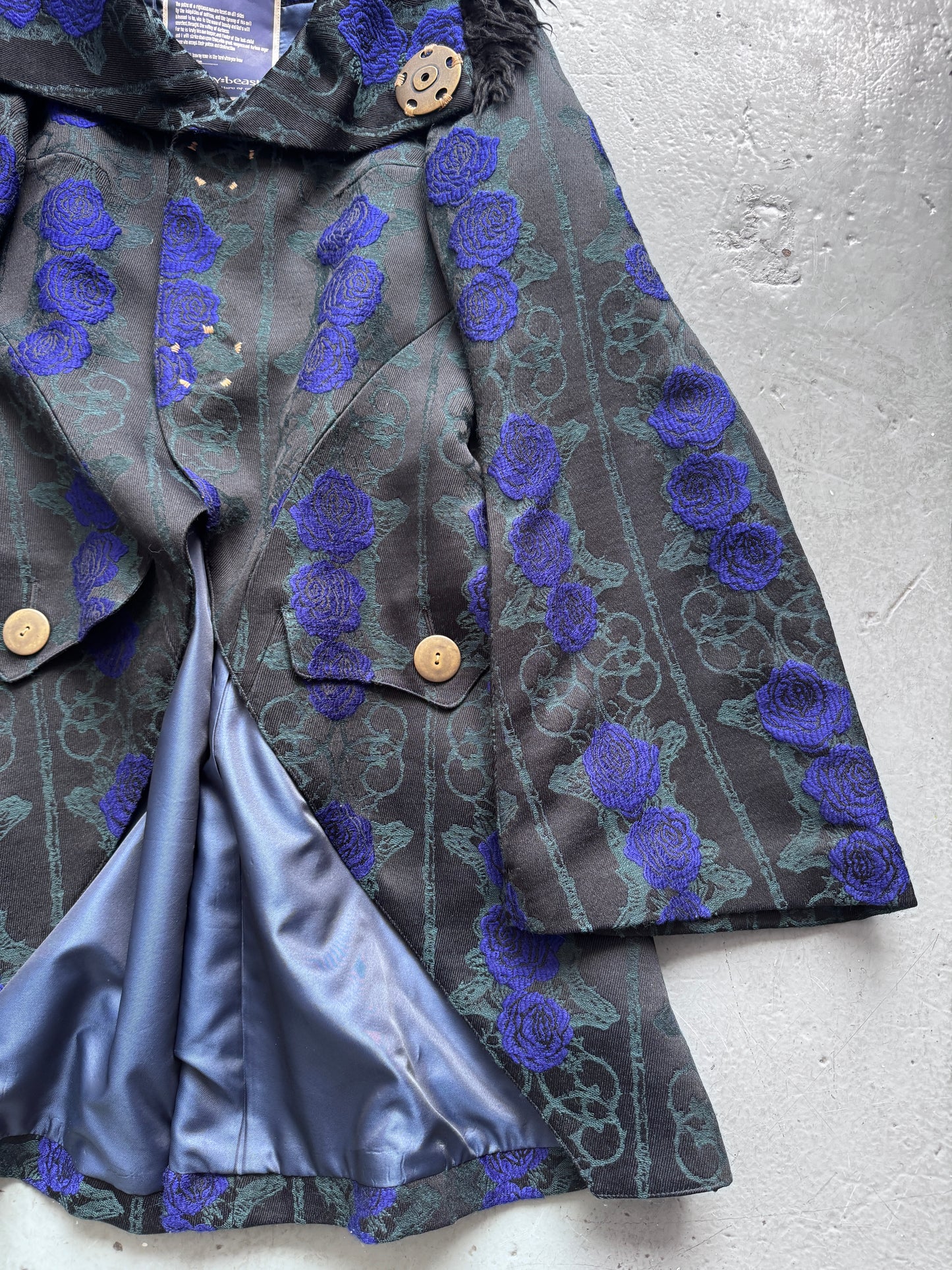 beauty:beast aw98 dark knight rose coat