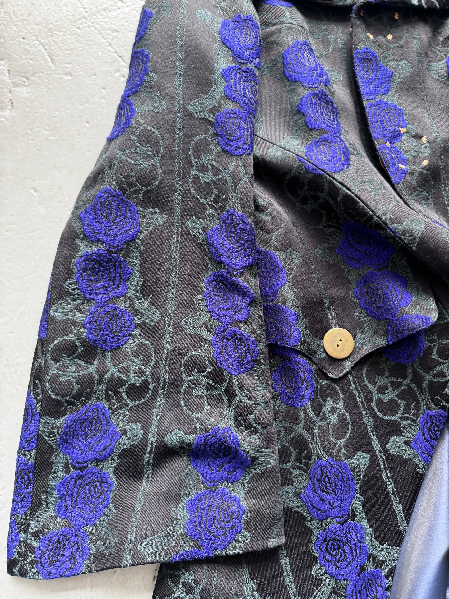 beauty:beast aw98 dark knight rose coat