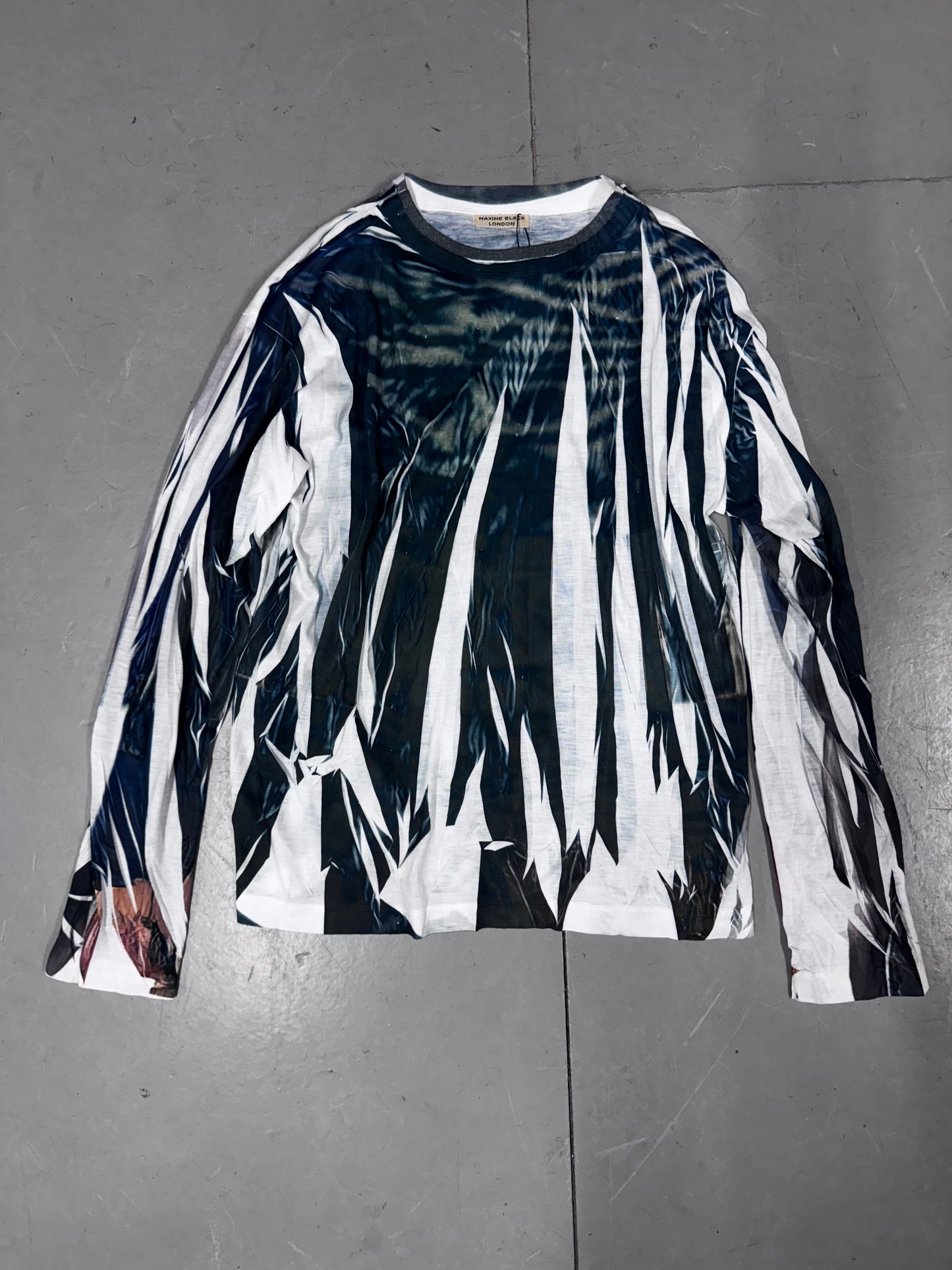 Maxime Black Crease Printed Longsleeve