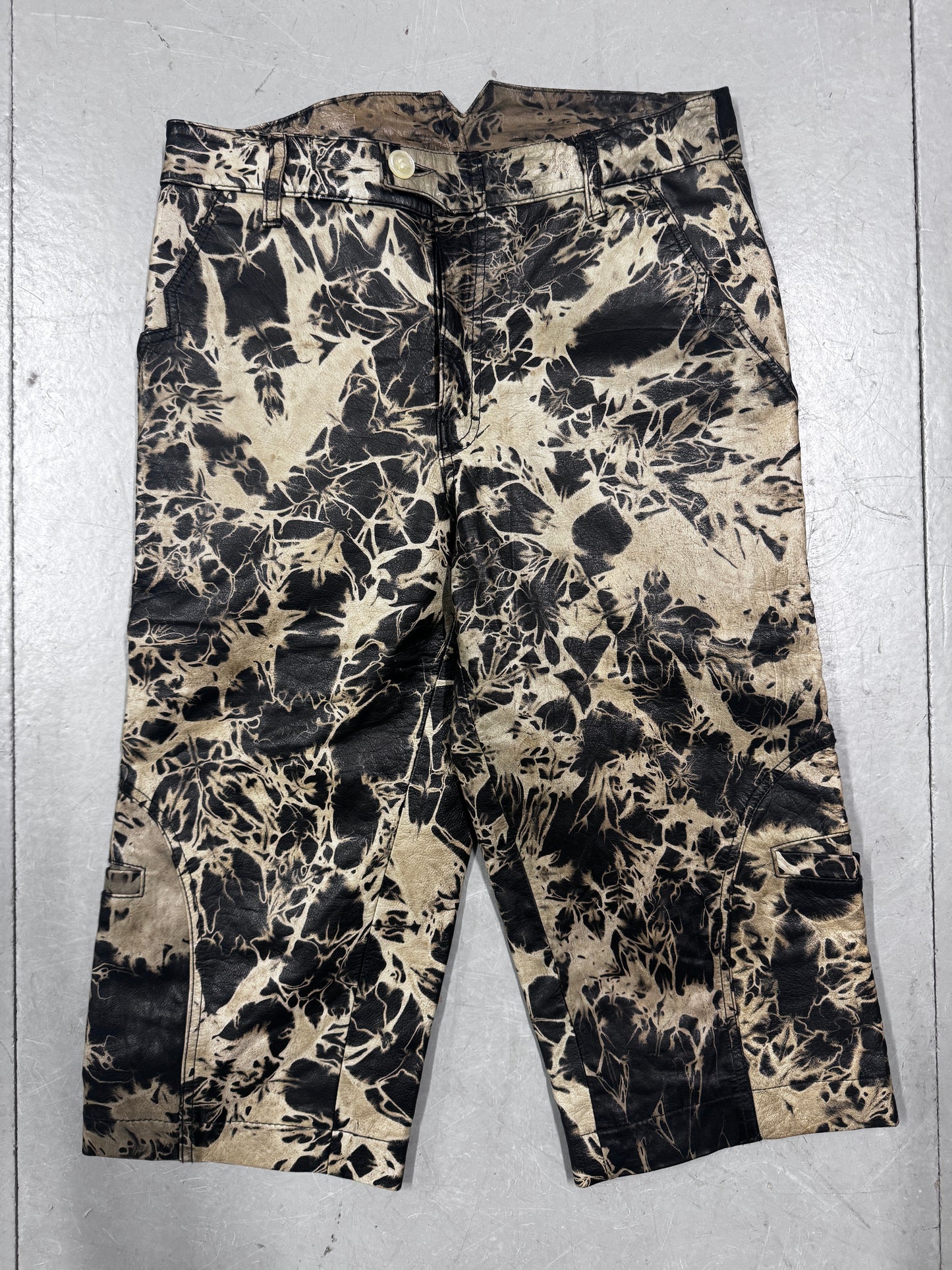 bio-politics bleached leather capri