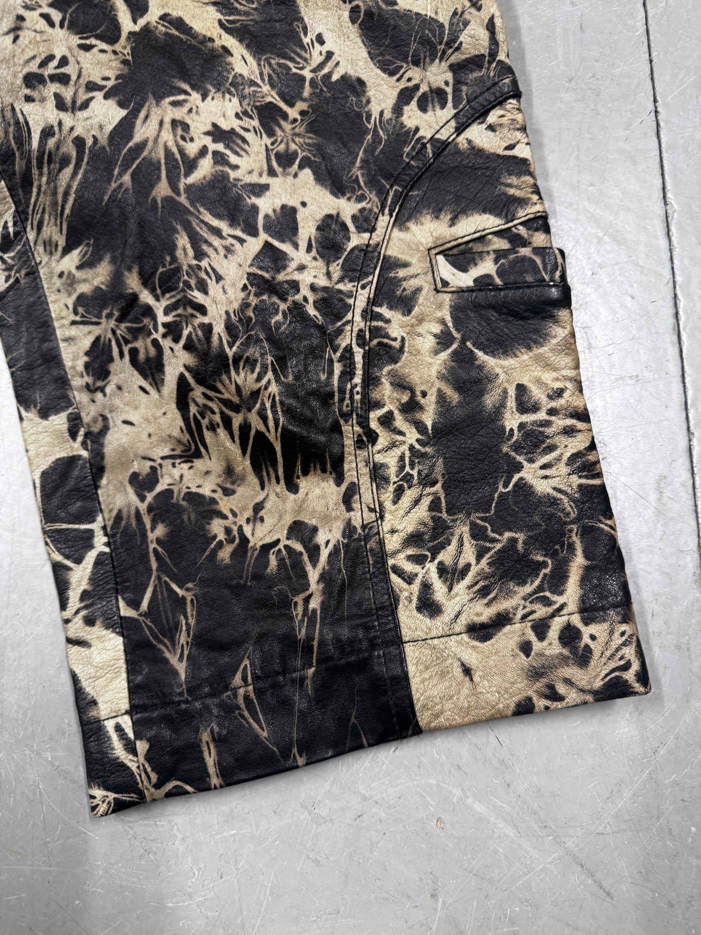 bio-politics bleached leather capri