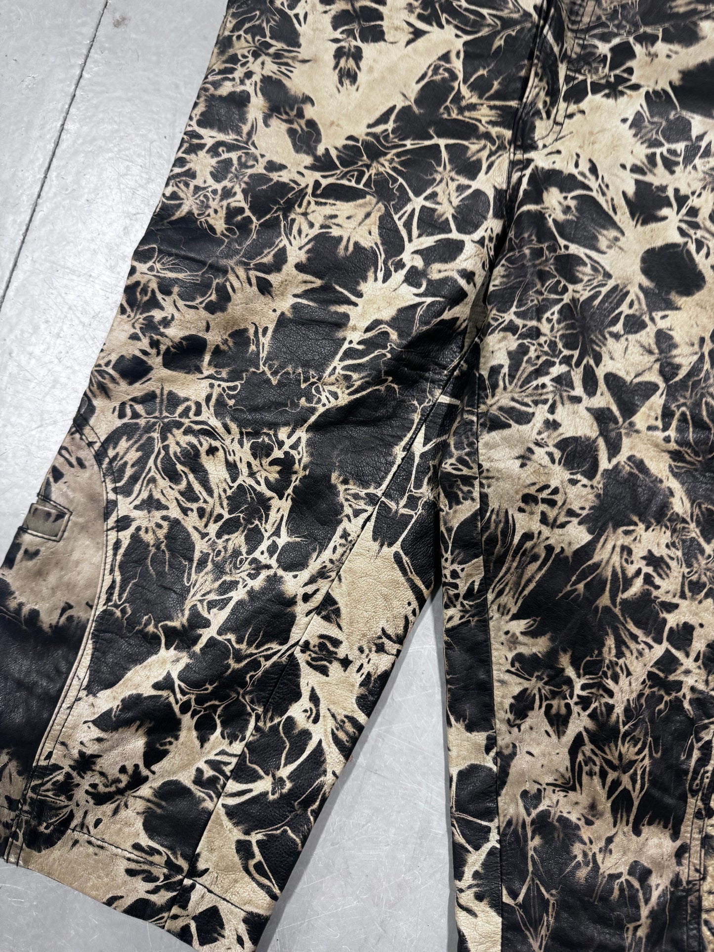 bio-politics bleached leather capri