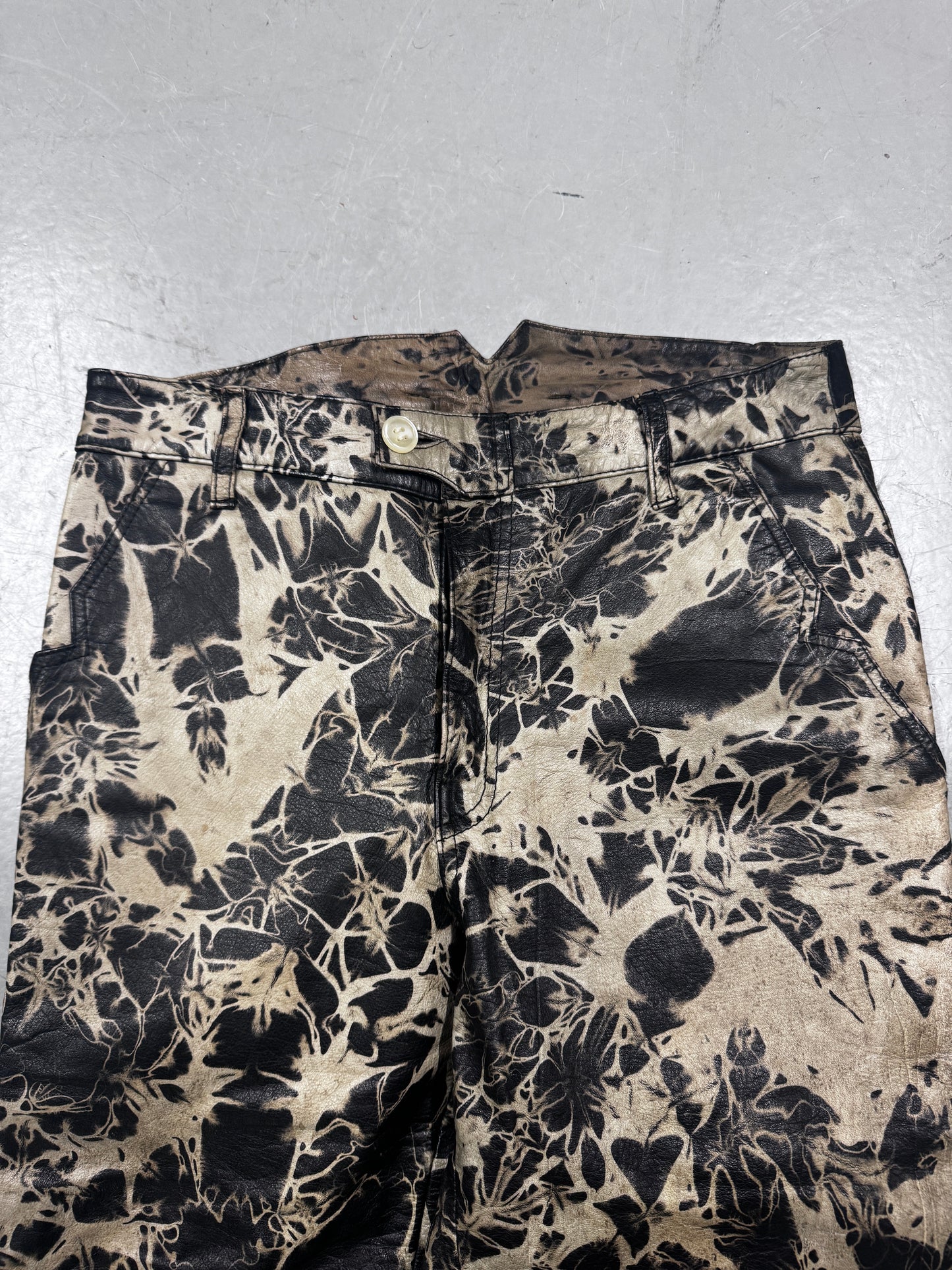 bio-politics bleached leather capri
