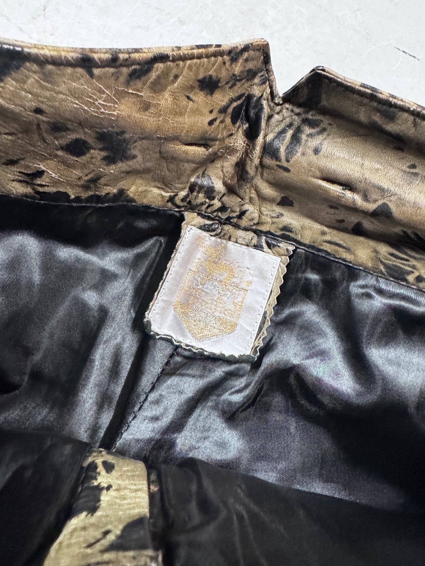 bio-politics bleached leather capri