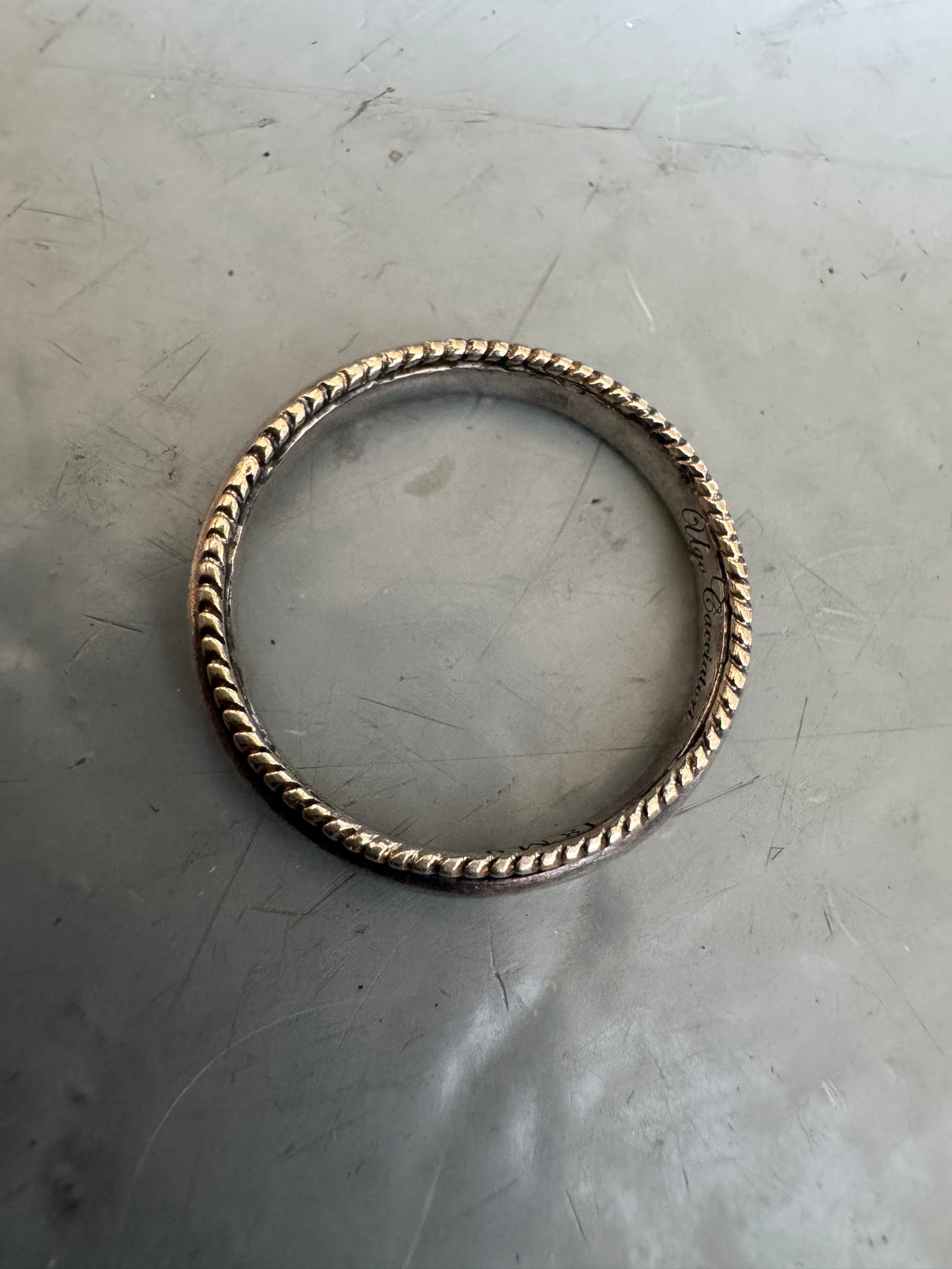ugo cacciatori 9k gold and silver skinny round band