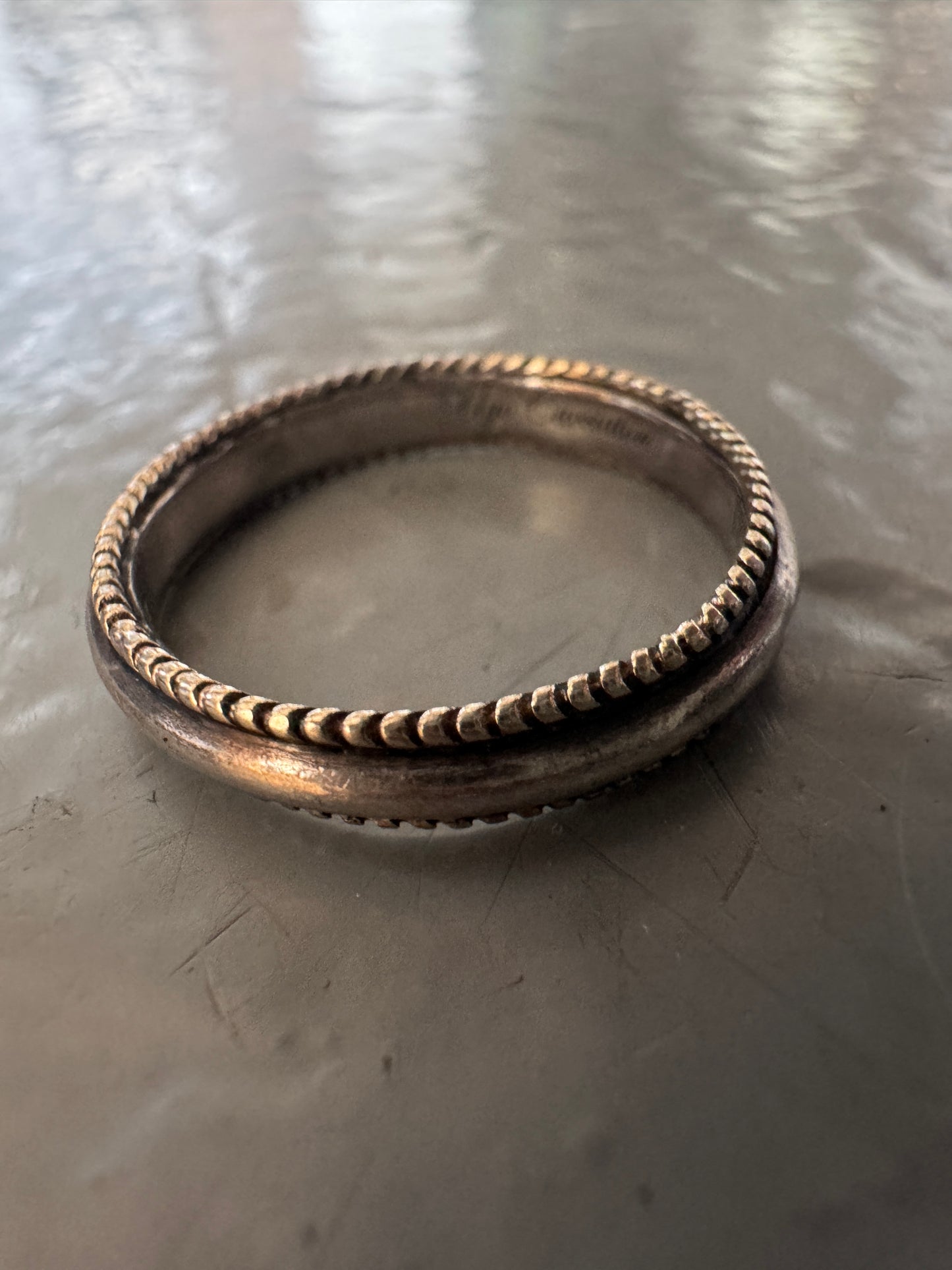 ugo cacciatori 9k gold and silver skinny round band