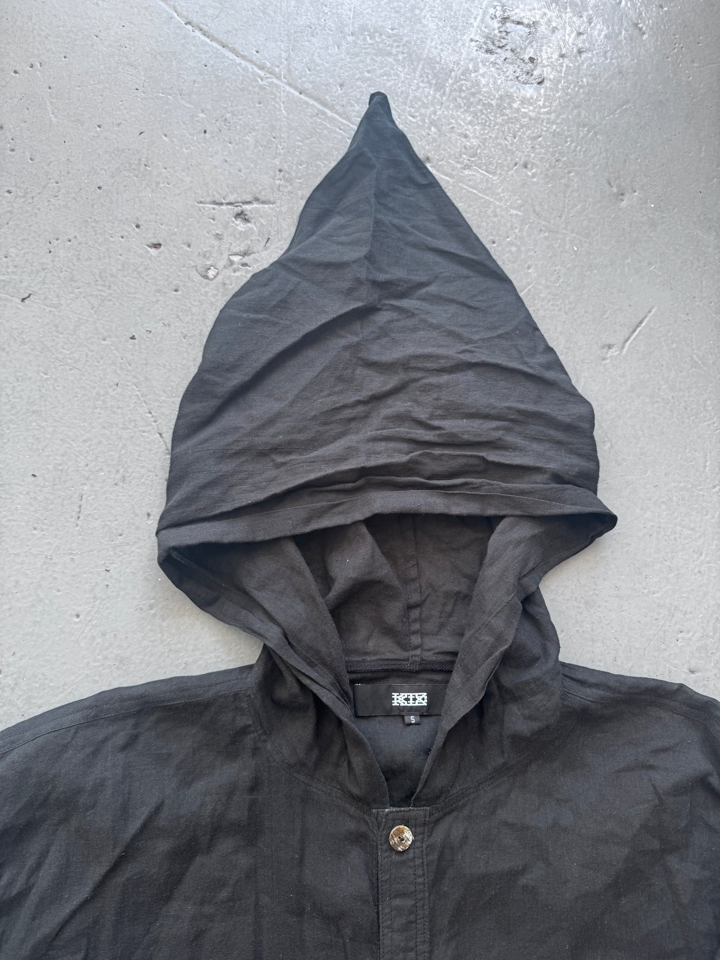 KTZ Point Hood Linen Witch Shirt