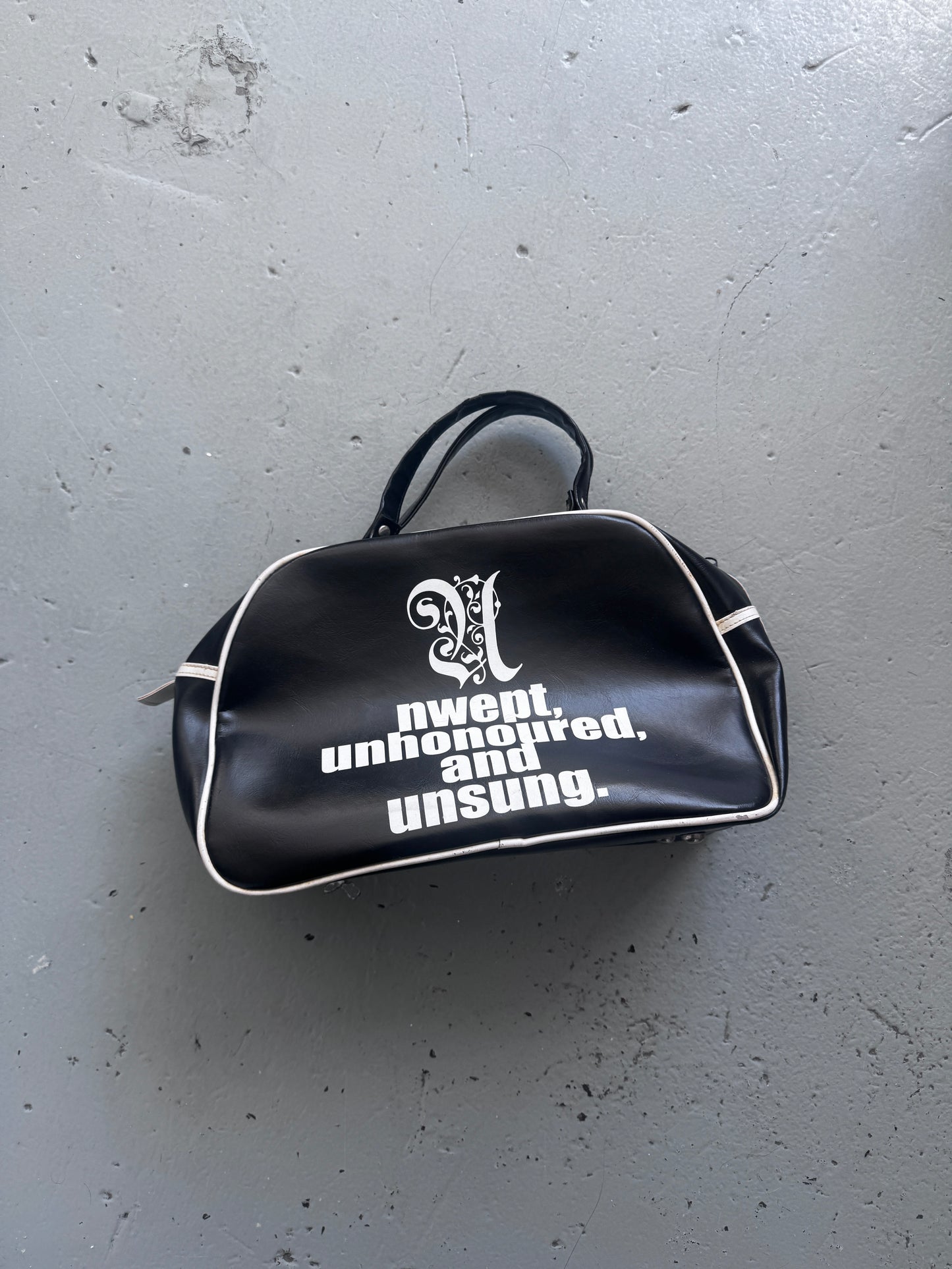 dir en grey unwept boston bag