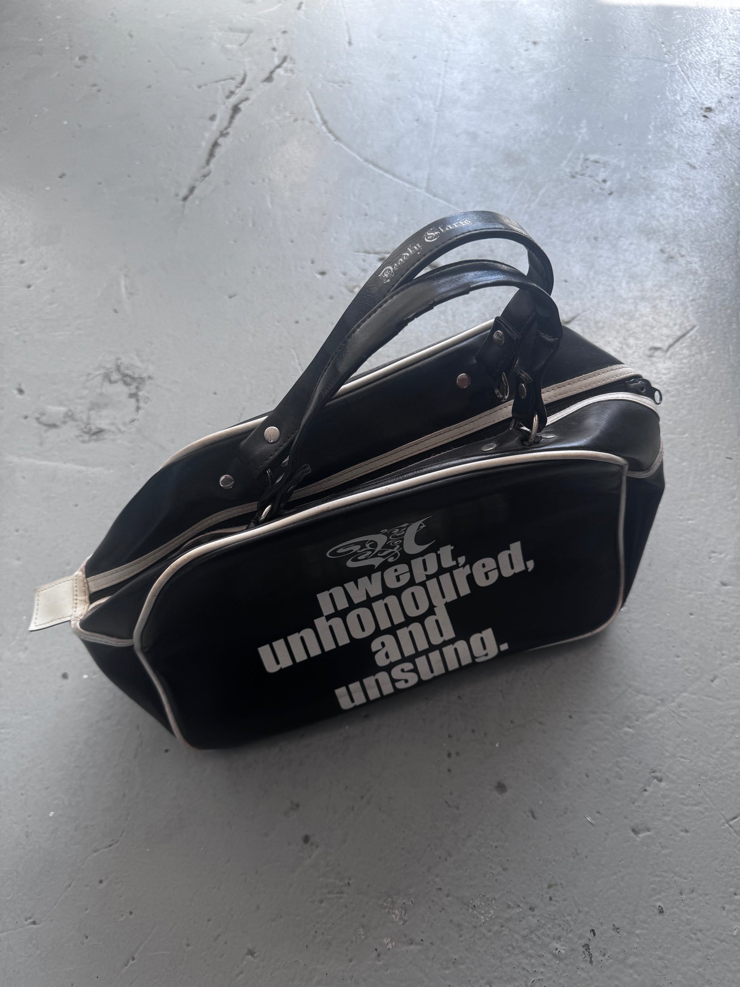 dir en grey unwept boston bag