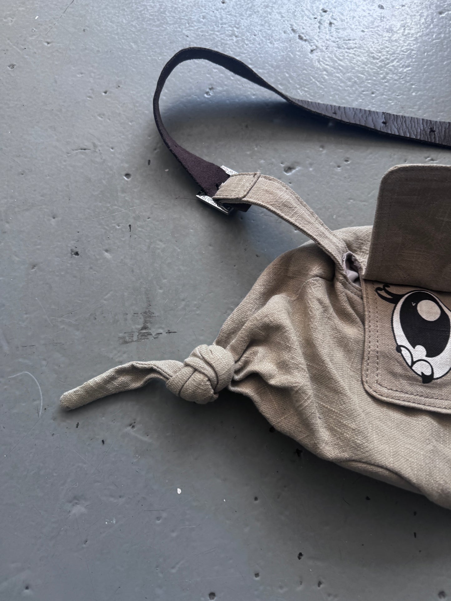 VeniceW Closed Eyes Pigeon Bag