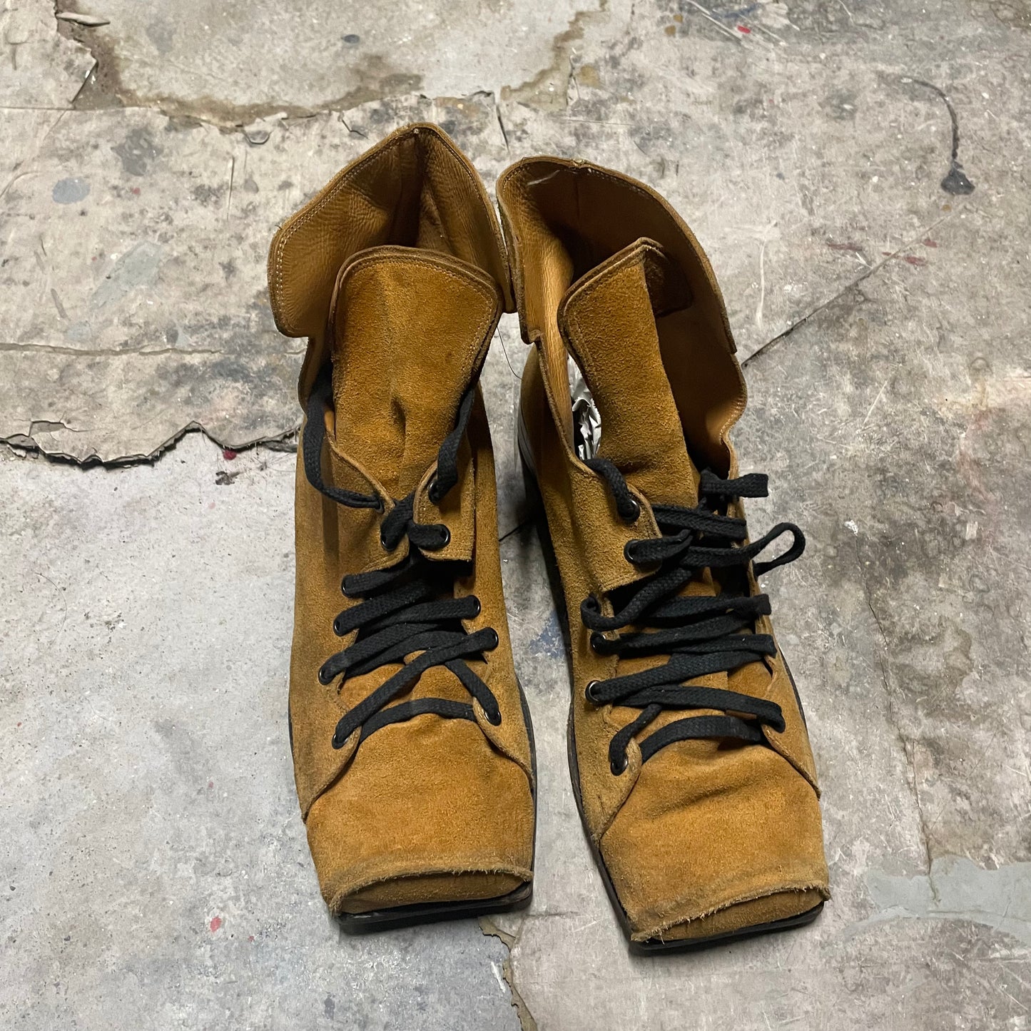 Old Curiosity Shop Suede Hog Toe Boot