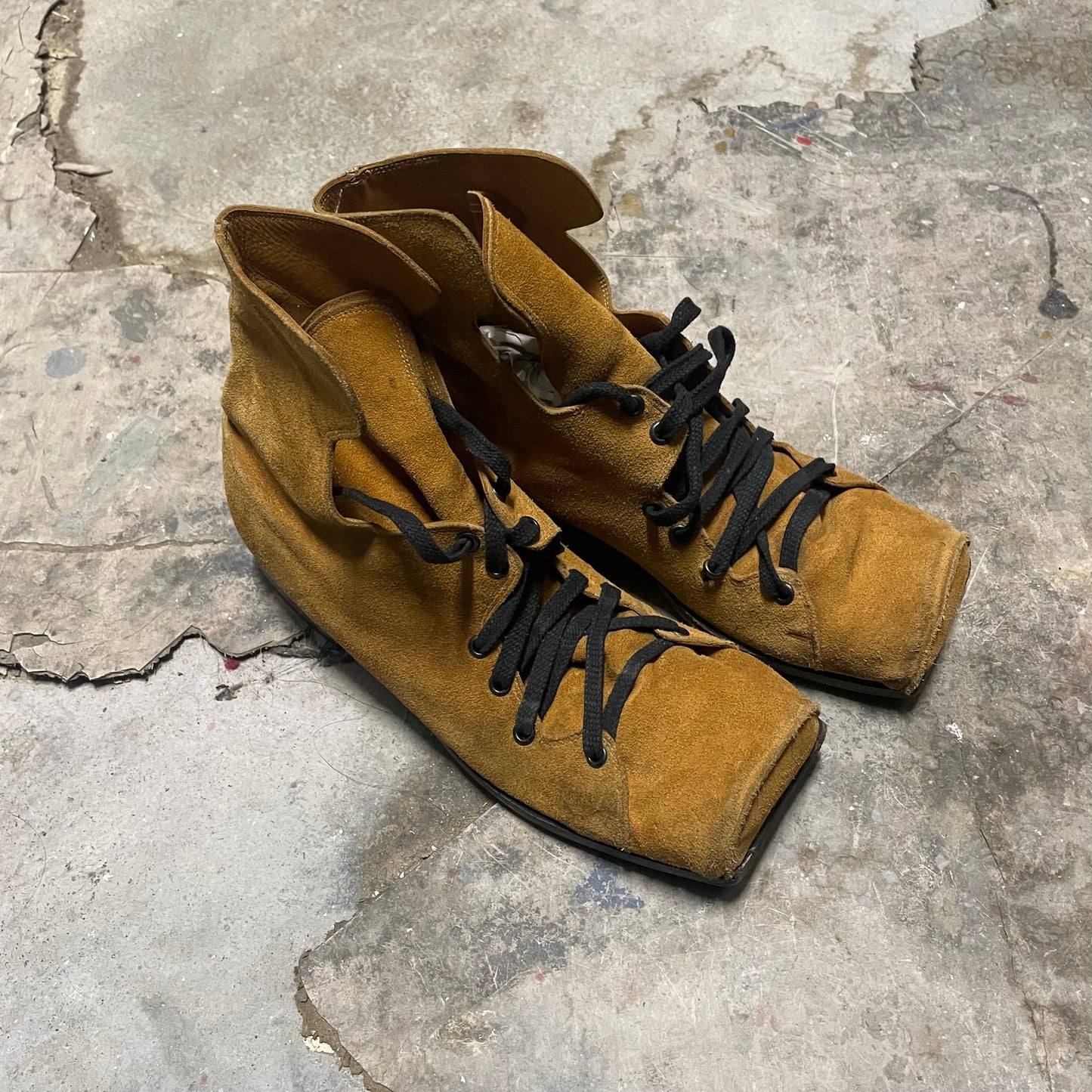 Old Curiosity Shop Suede Hog Toe Boot