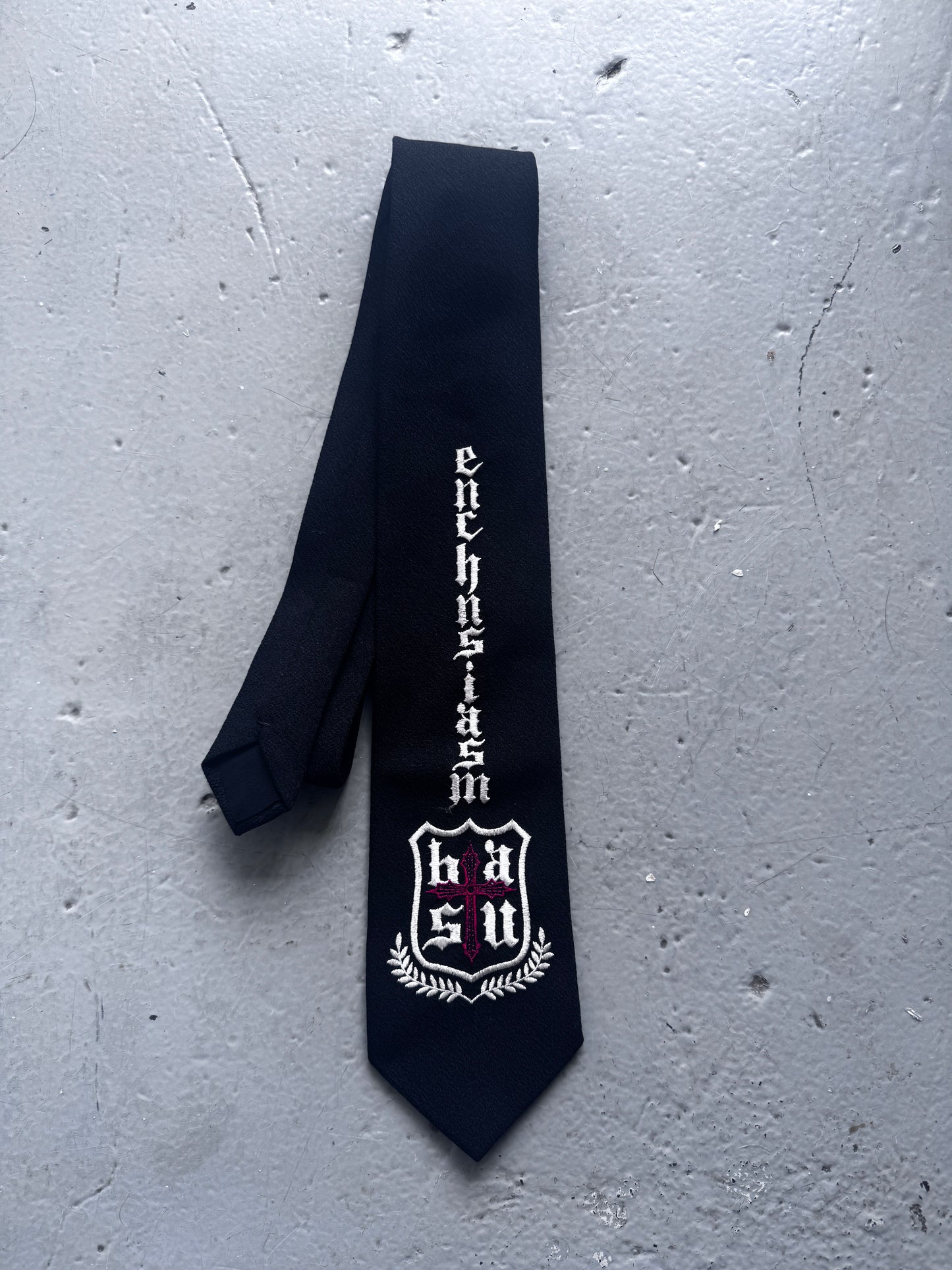 ba-tsu studio tie