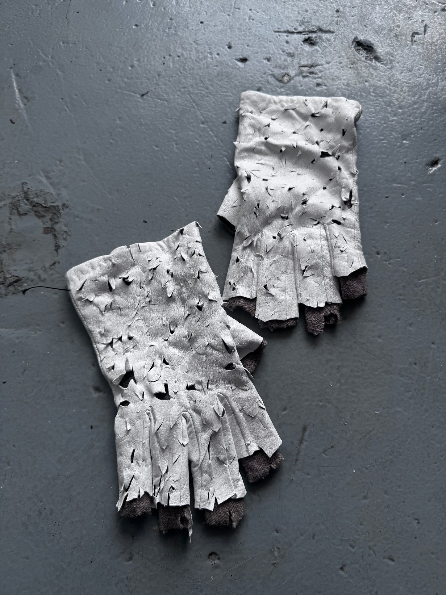 Hybrid Layered Knit Cut Gloves