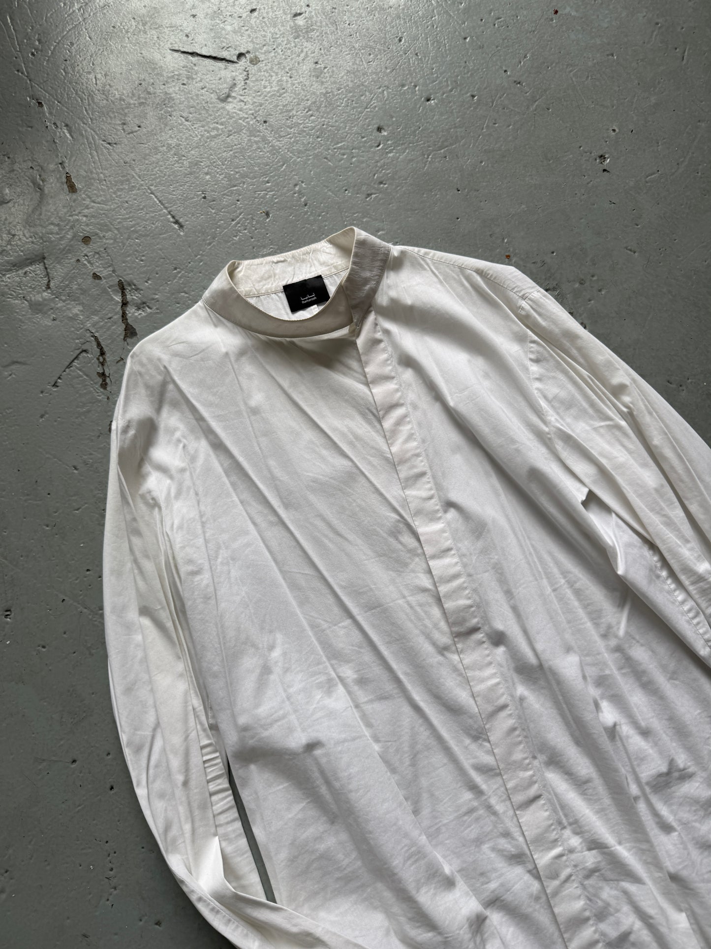 thamanyah gloved asymmetric shirt