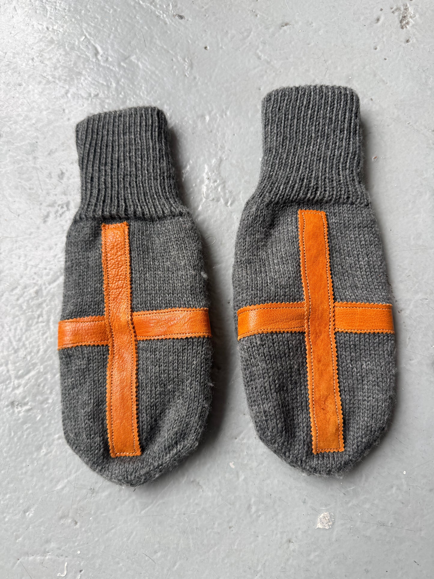 general research cross mittens