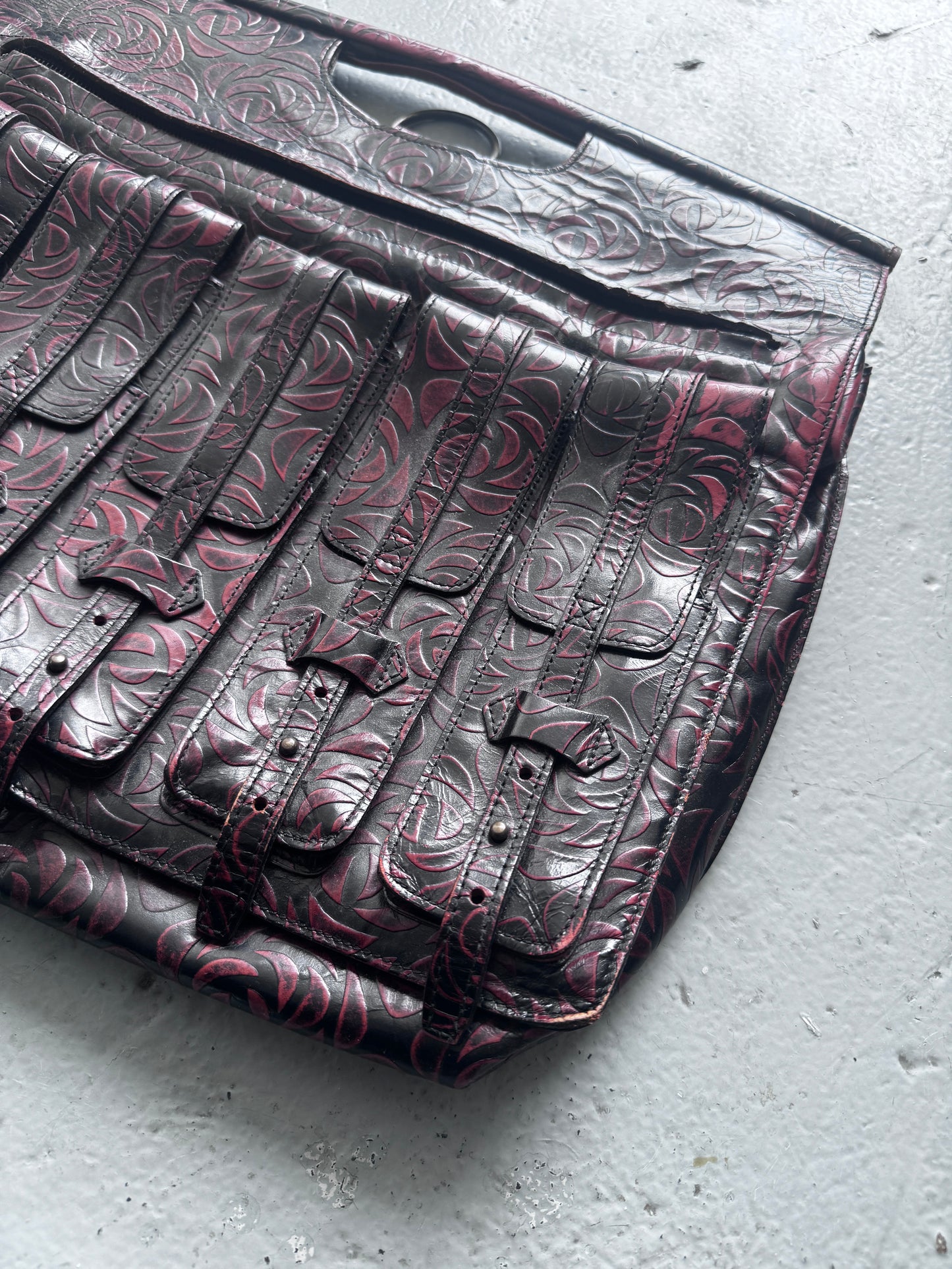 beauty:beast dark knight thorn pocket bag
