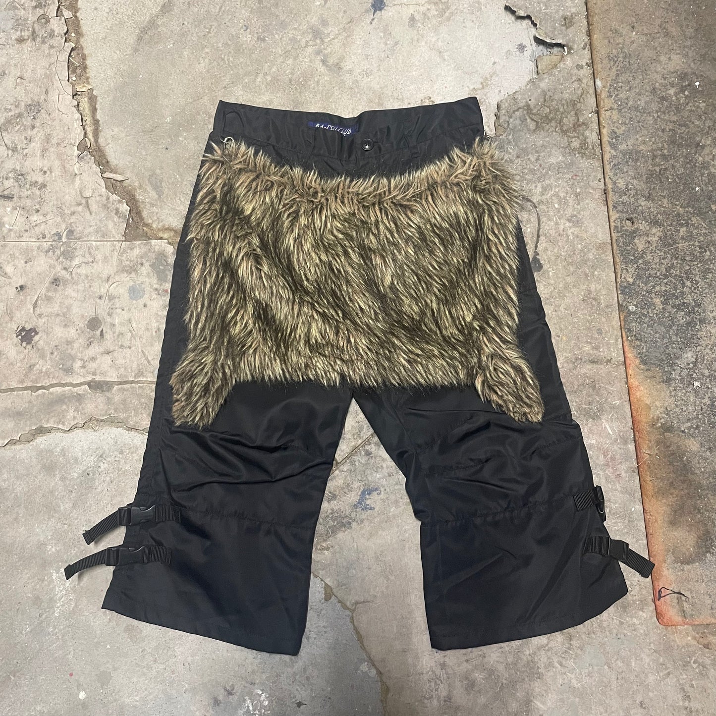 Ba-Tsu Removable Fur Waistbag Nylon Capri