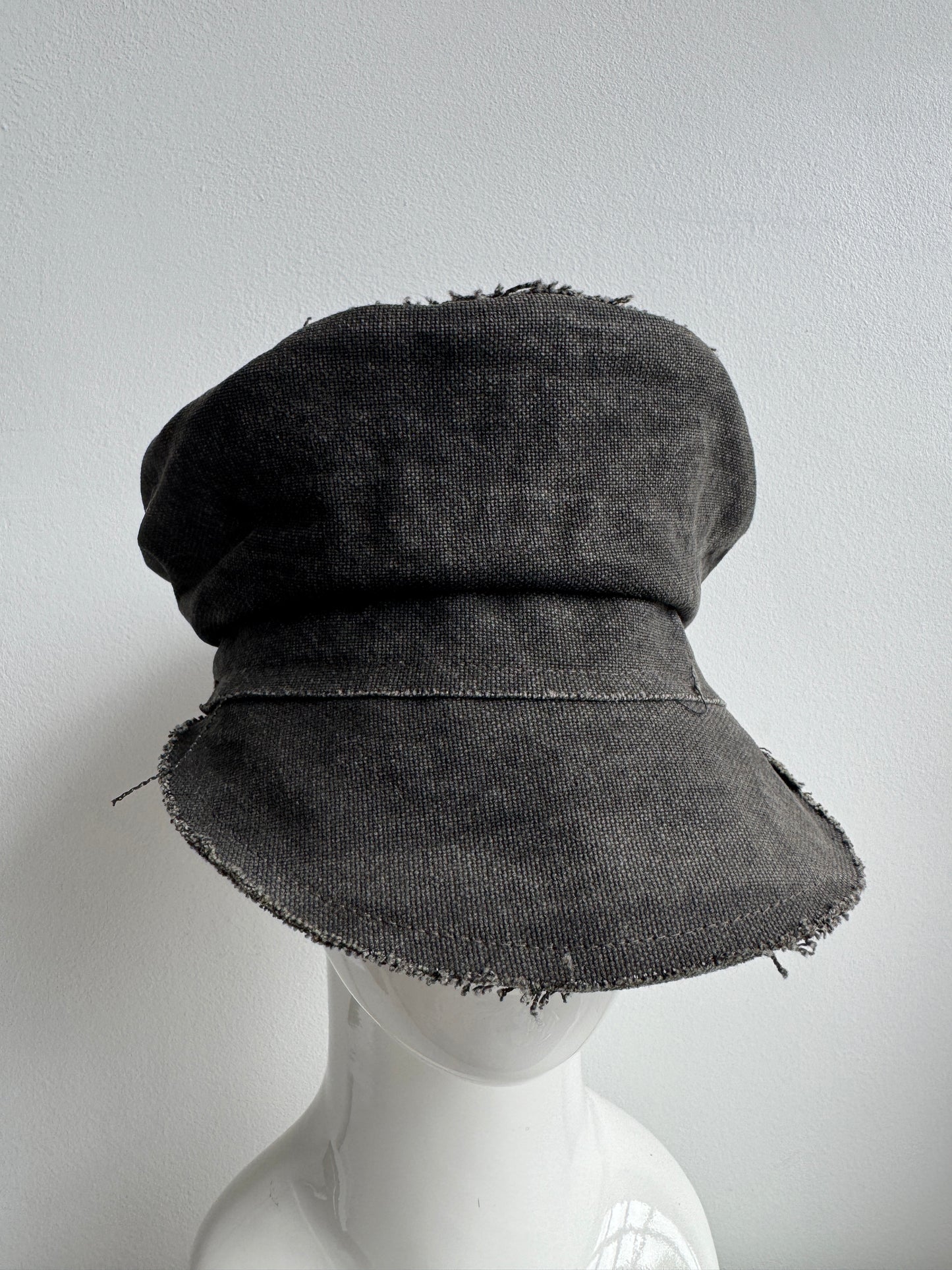 sistere officer hat