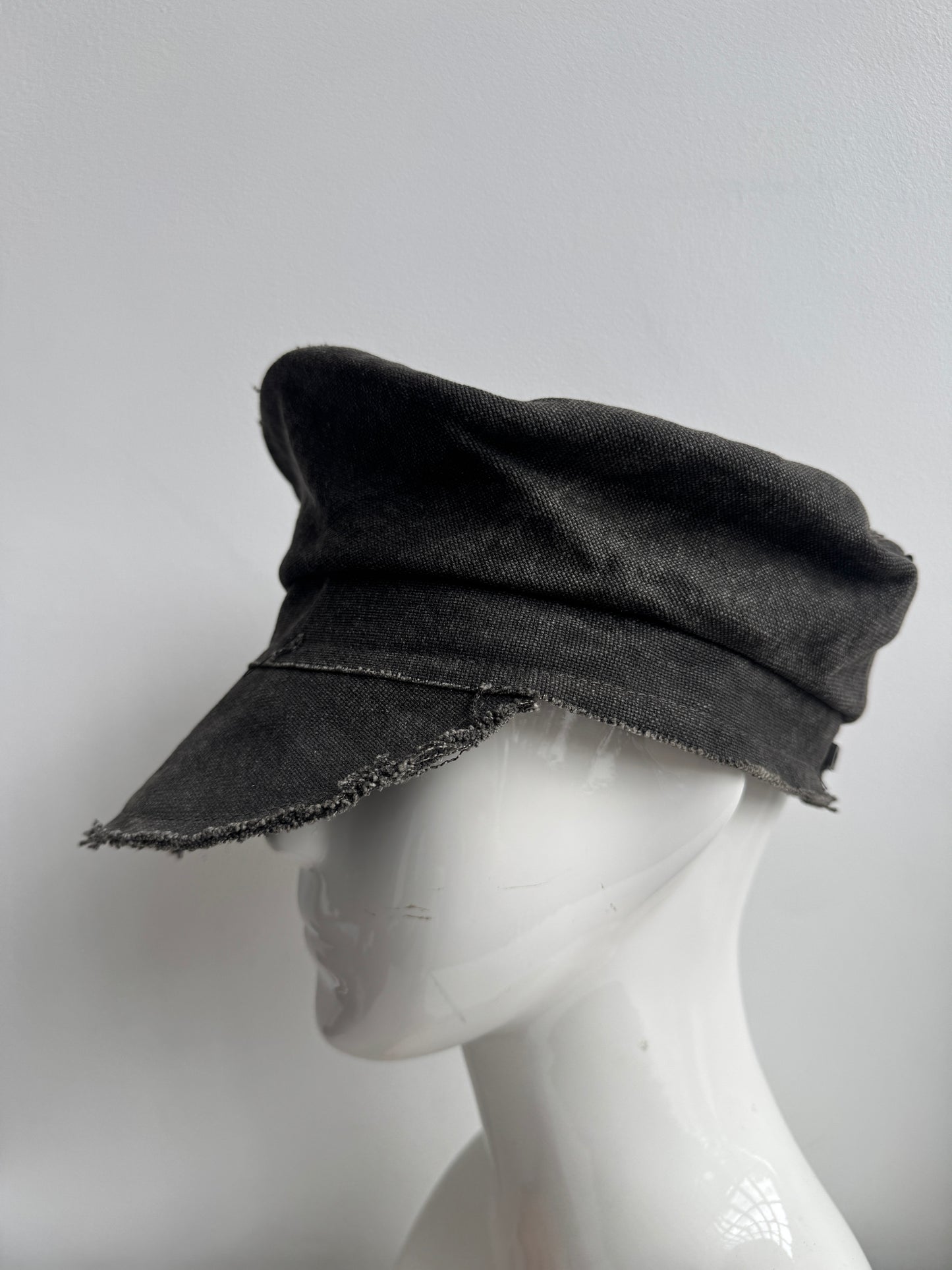 sistere officer hat