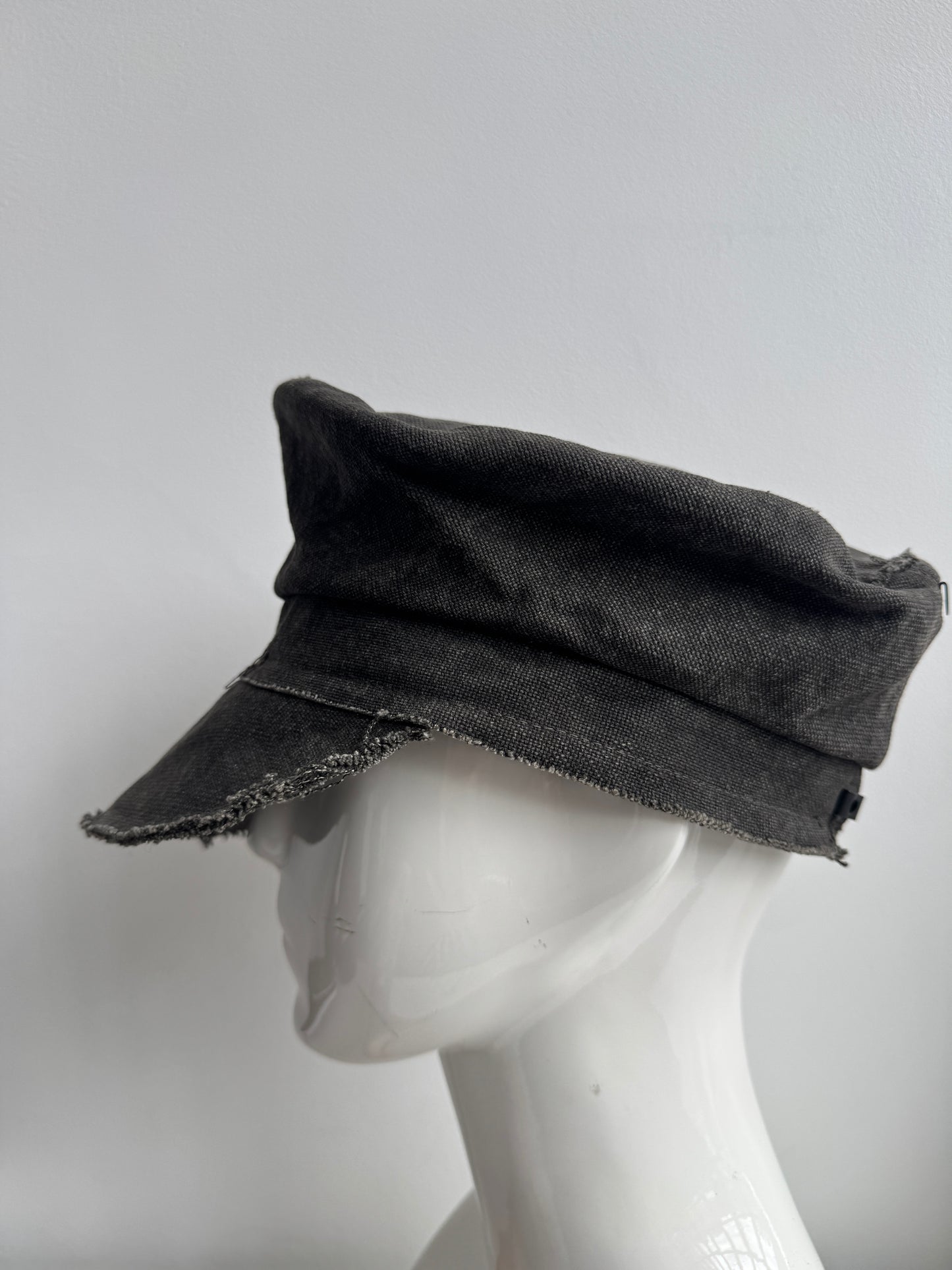 sistere officer hat