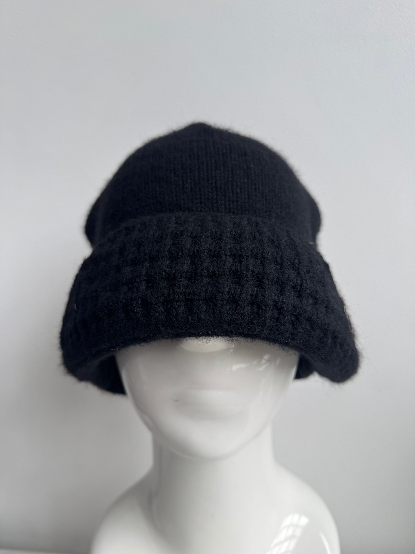 limi feu thick knit peaked hat