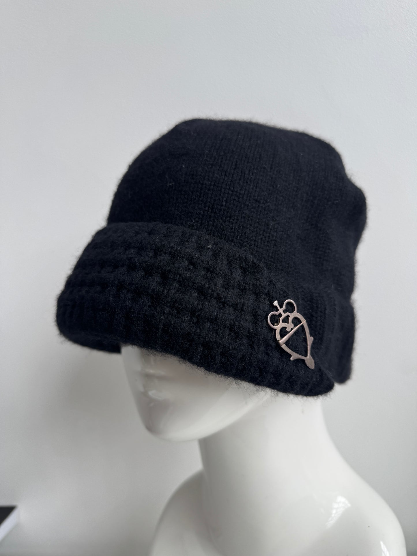 limi feu thick knit peaked hat