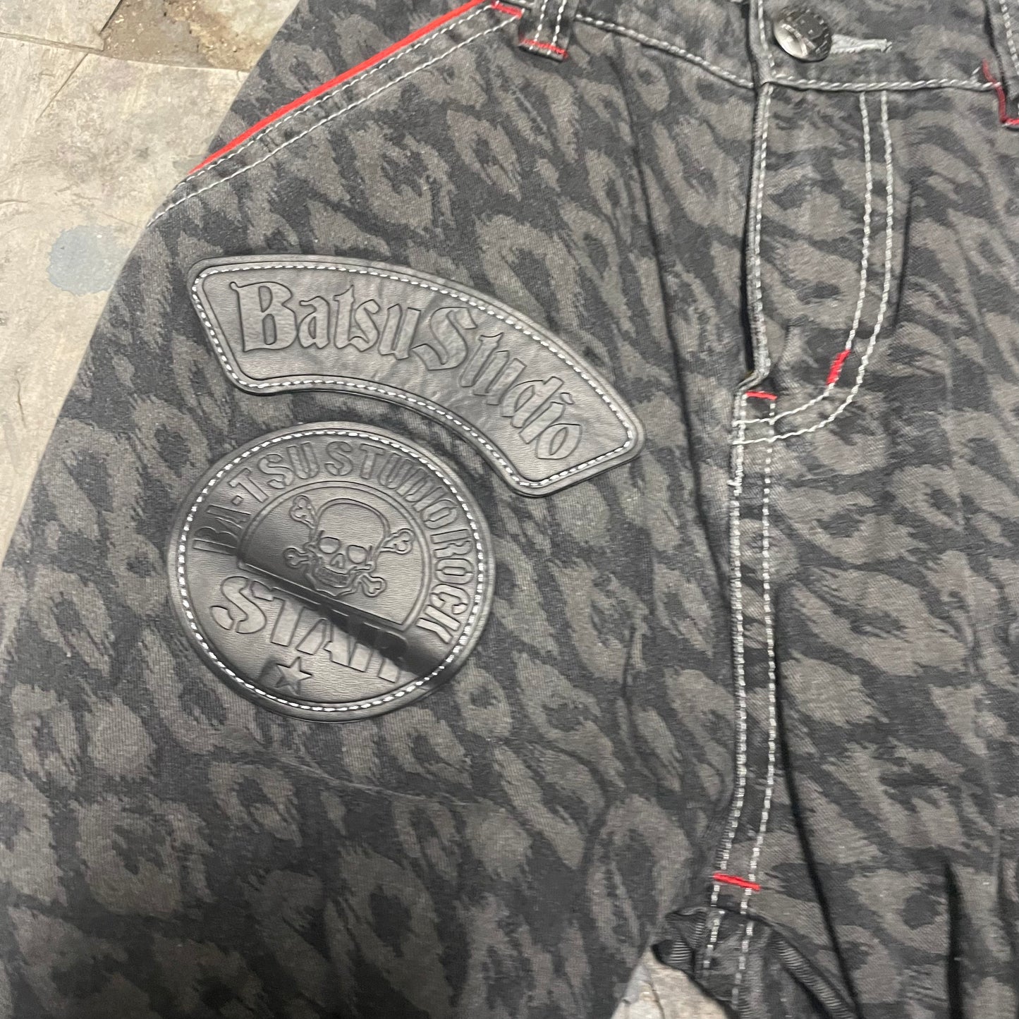 Ba-Tsu Leopard Print Leather Patch Mini Shorts