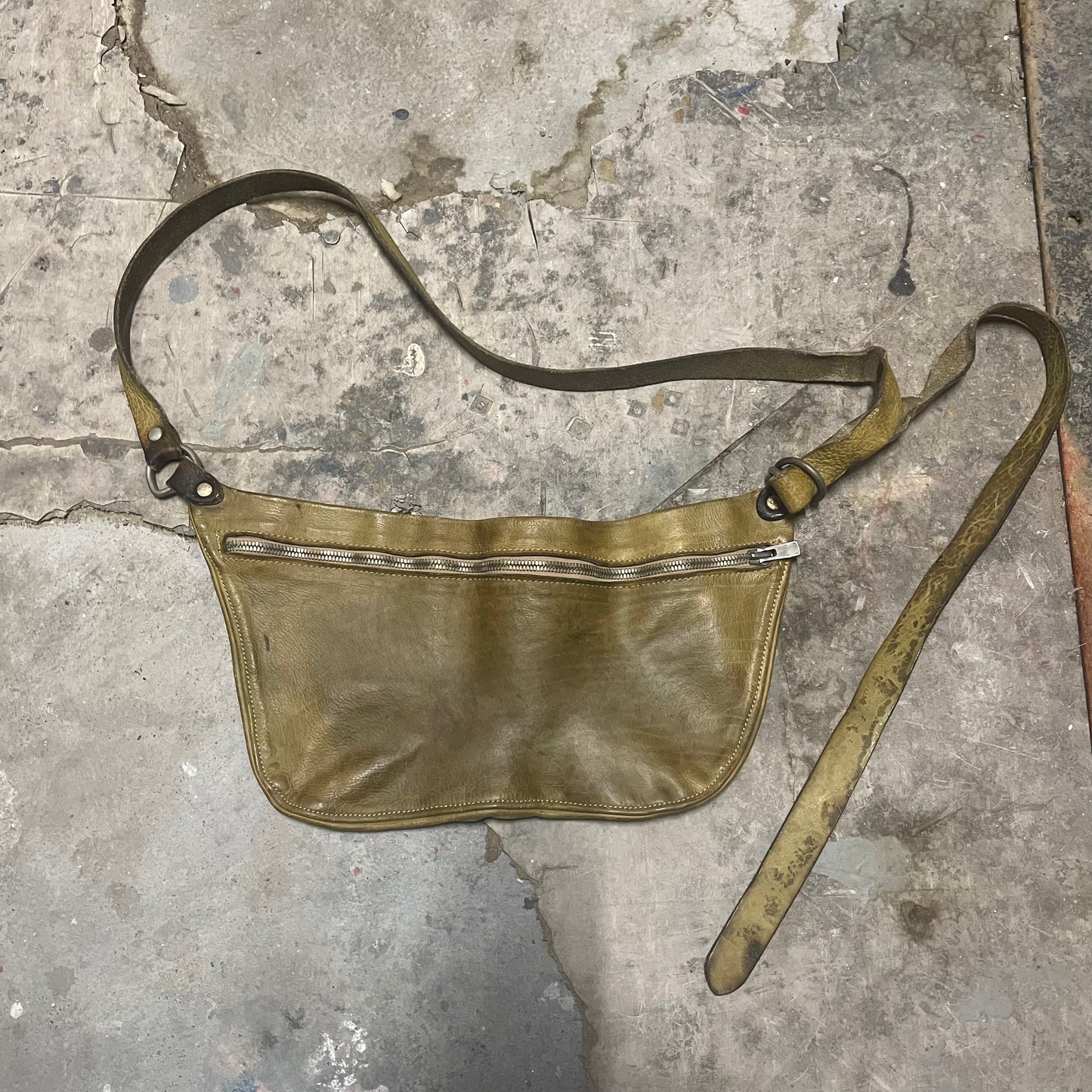 Guidi Q100 Horse Culatta Crossbody Bag