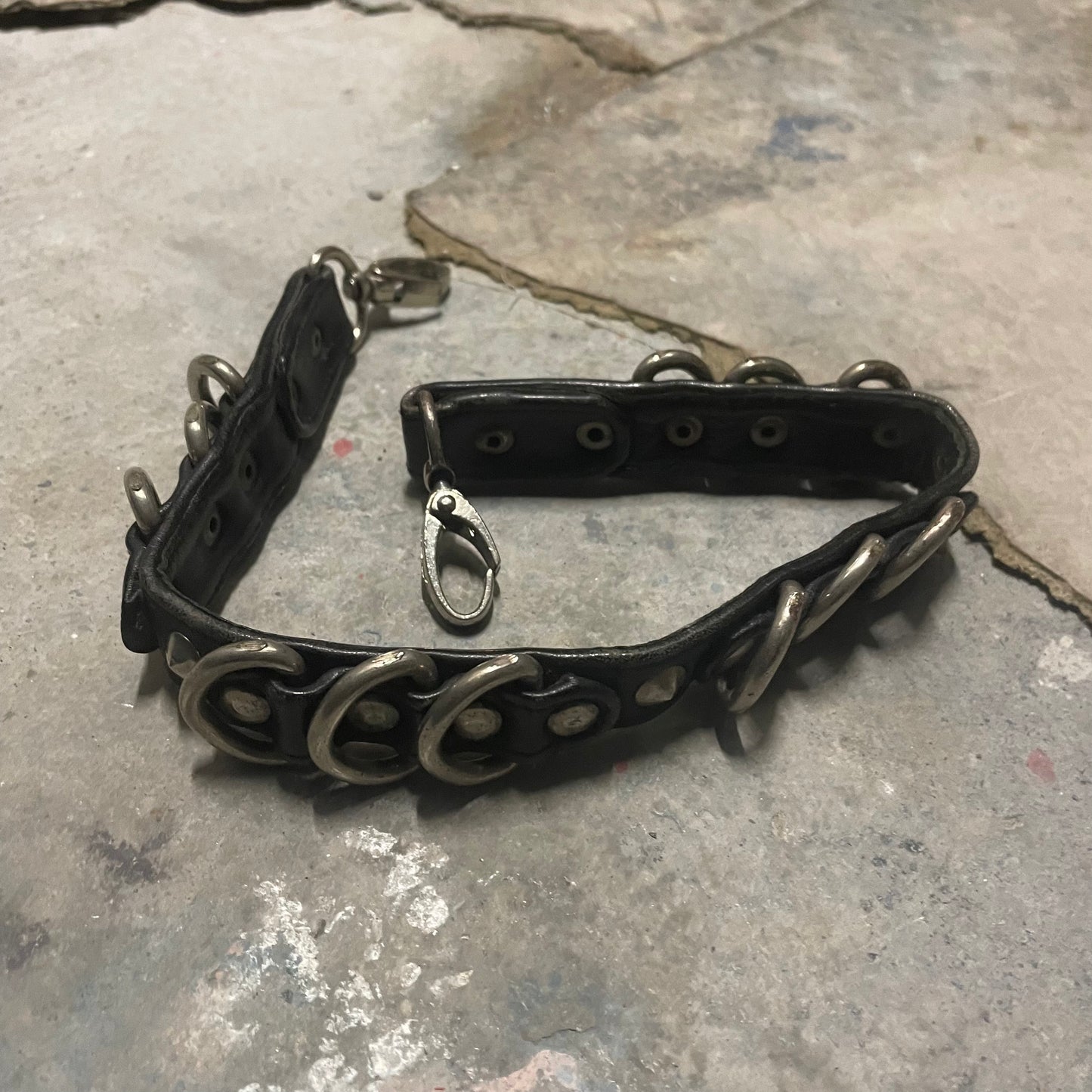 Kmrii Black Leather Metal Ringlet Wallet Chain