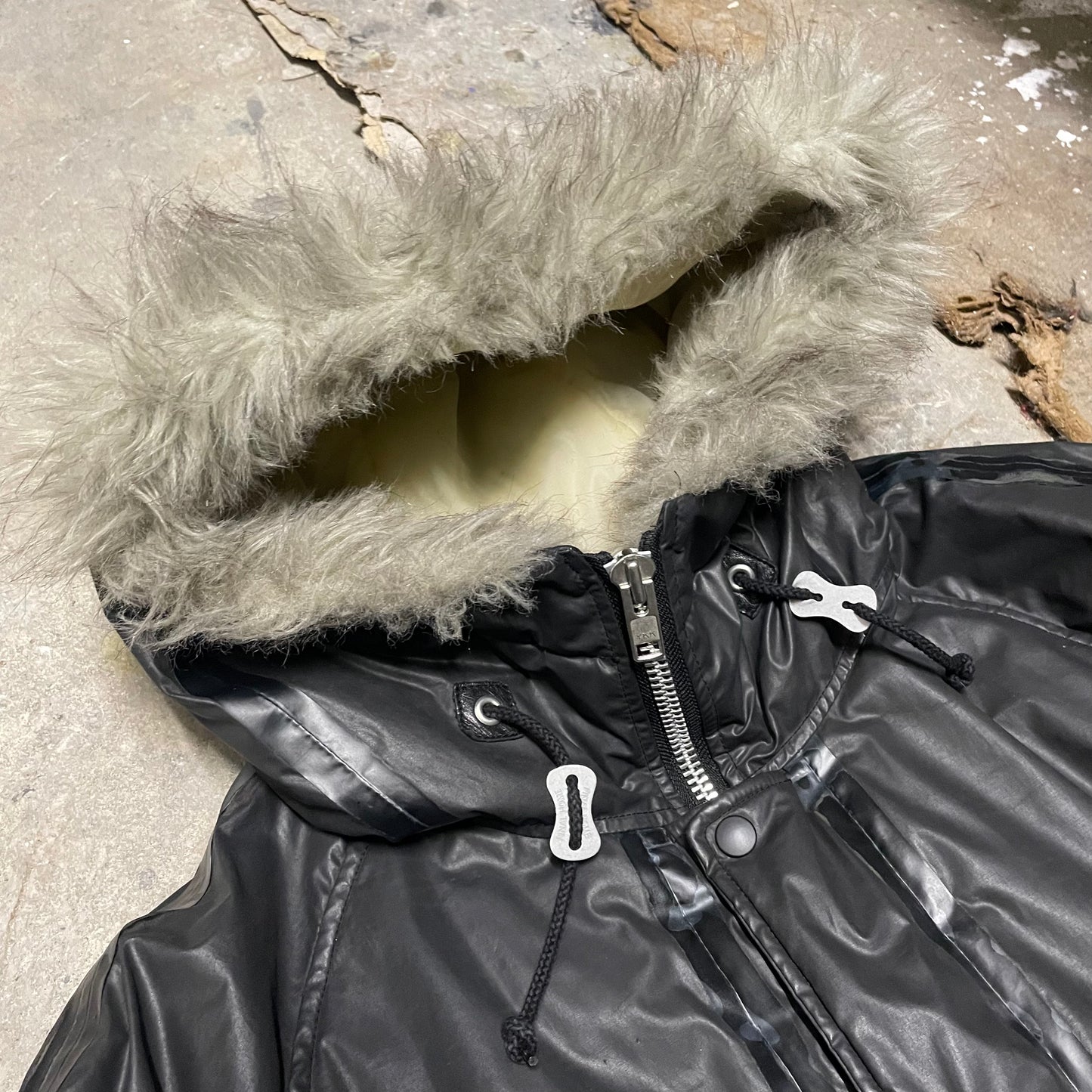 Final Home 90s Taped Seam Fur Hooded Puffer Jacket