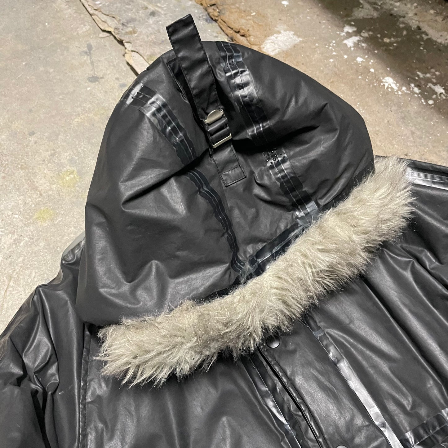 Final Home 90s Taped Seam Fur Hooded Puffer Jacket