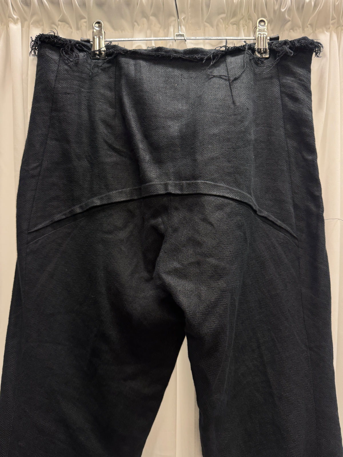olubiyi thomas linen cropped twist cut raw trouser