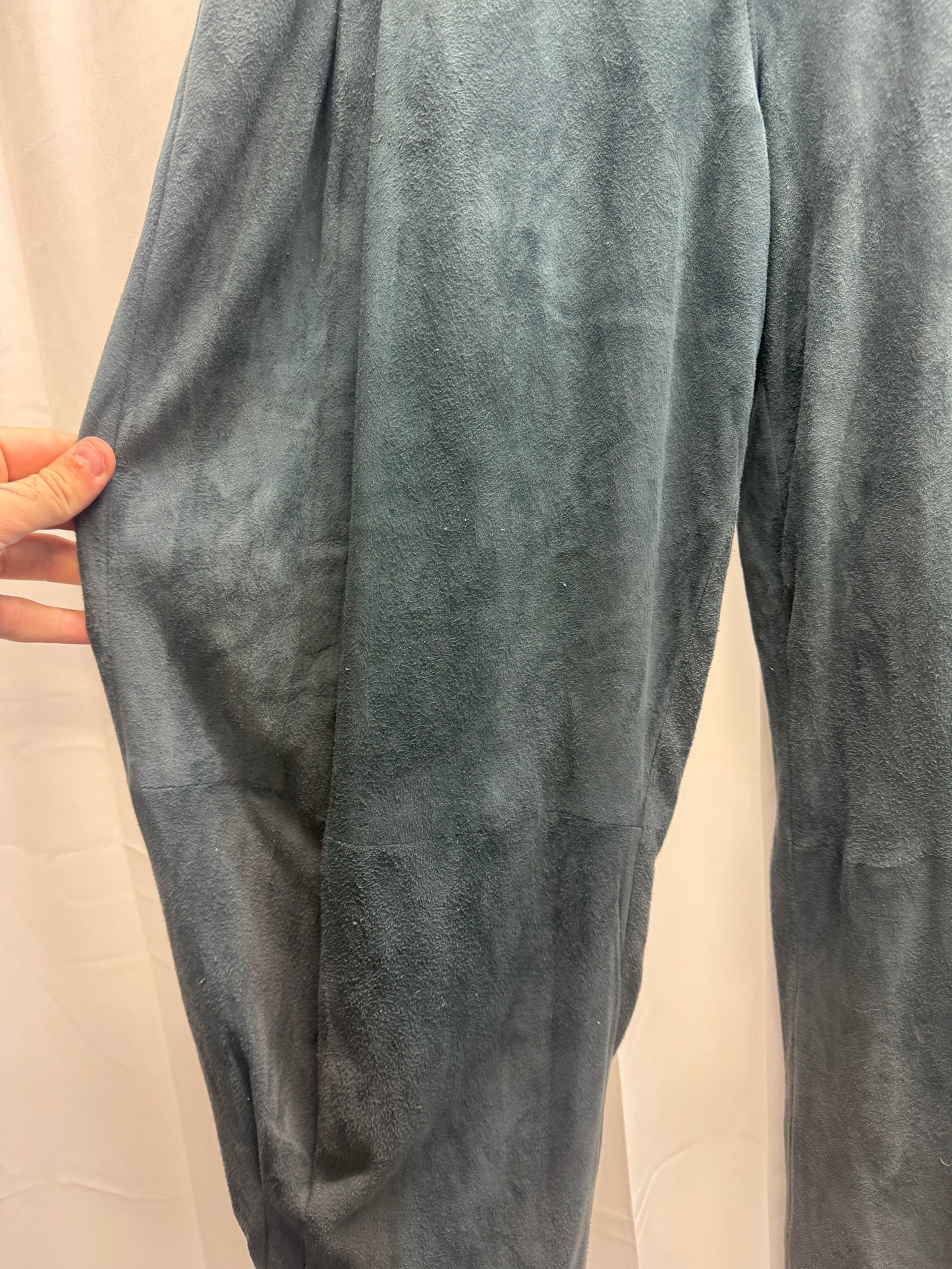 raw suede pleated antique trouser
