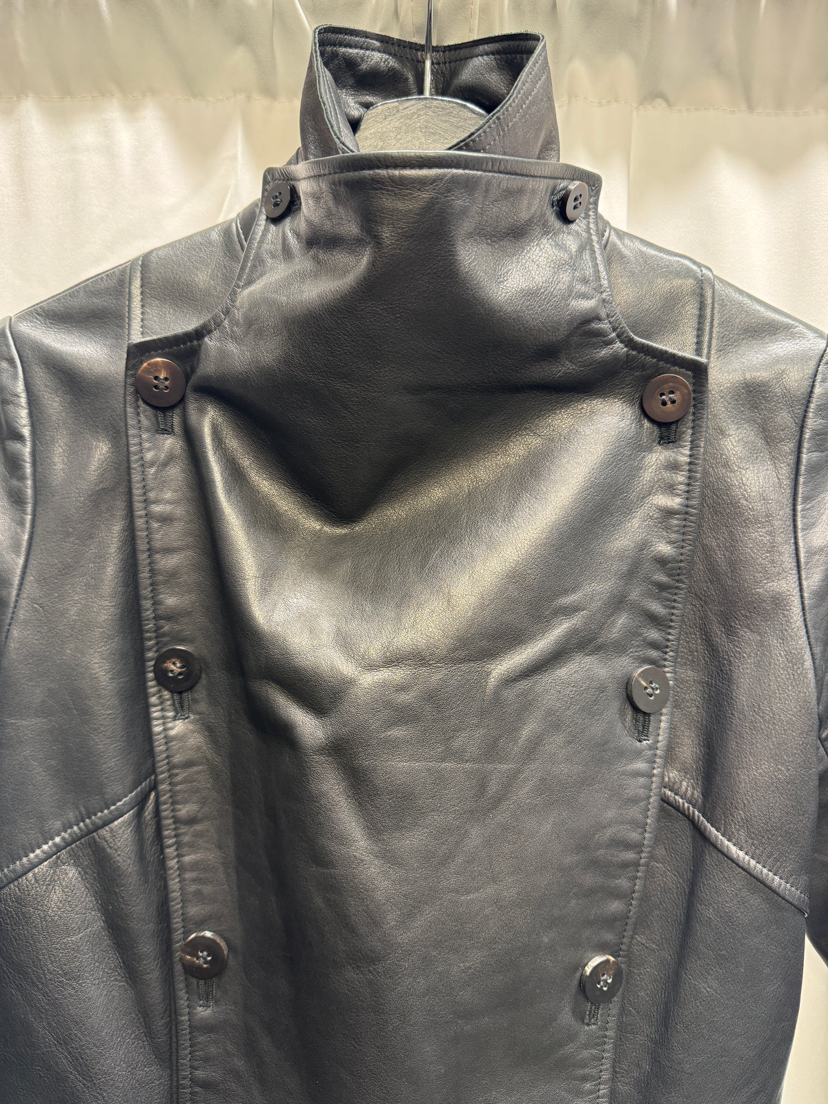 s/stere removeable napoleon buttoned layer leather coat