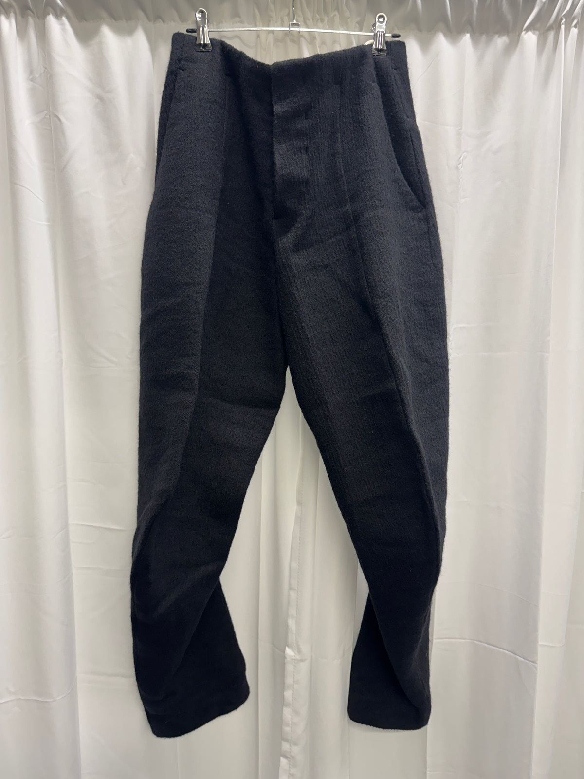 Forme D'Expression Wool Banana Cut 3D Twisted Trouser