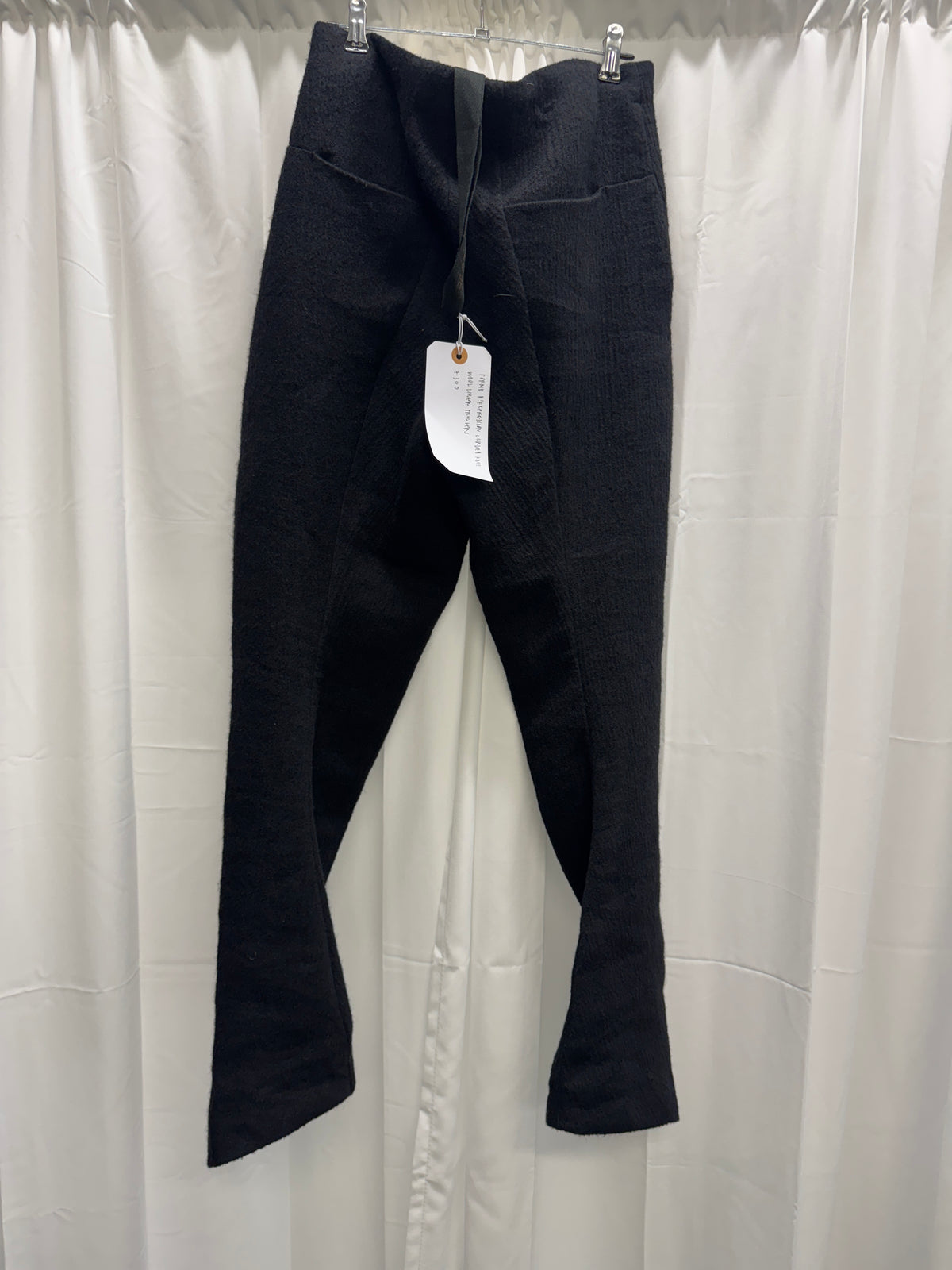 Forme D'Expression Wool Banana Cut 3D Twisted Trouser