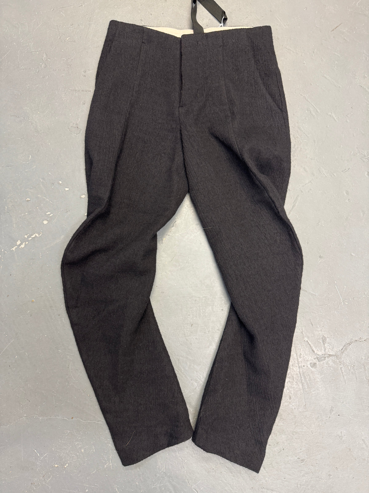 Forme D'Expression Wool Banana Cut 3D Twisted Trouser