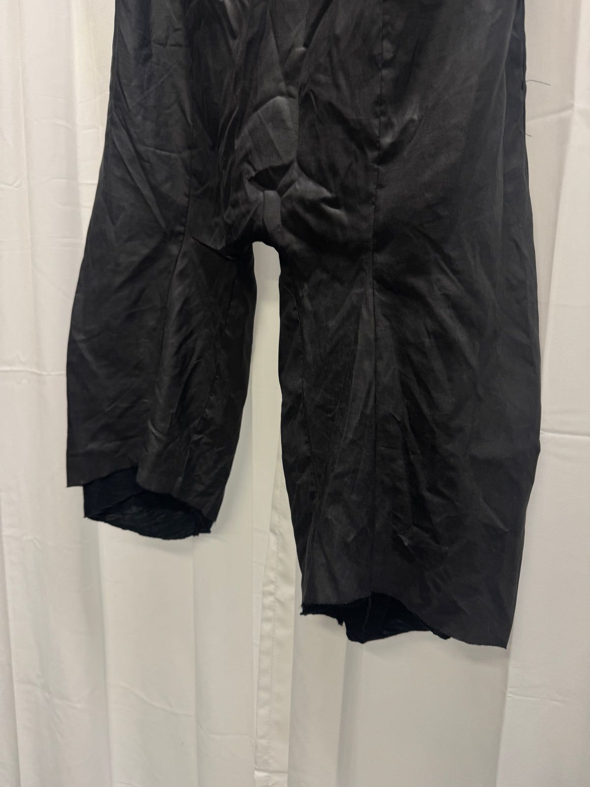 Lumen Et Umbra double layer 3D knee cut capri