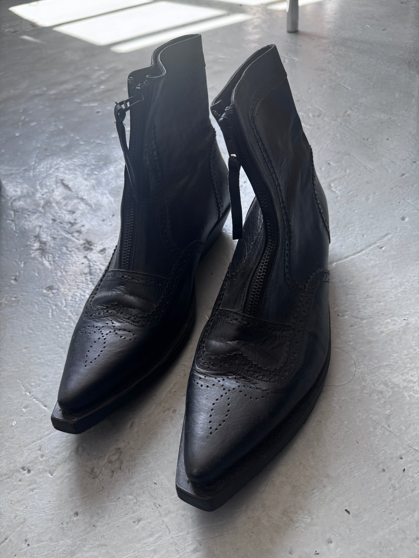 ktz cuban heel zip boot 44