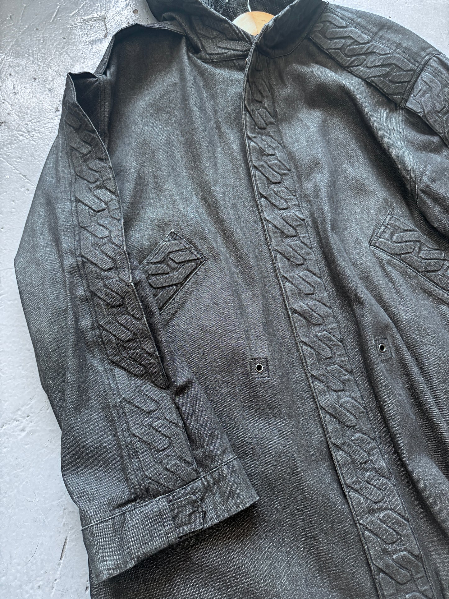 ktz chain embossed textile parka L