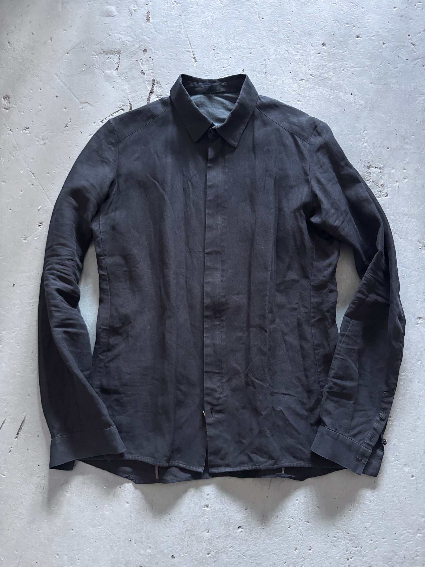 devoa anatomical cut shirt