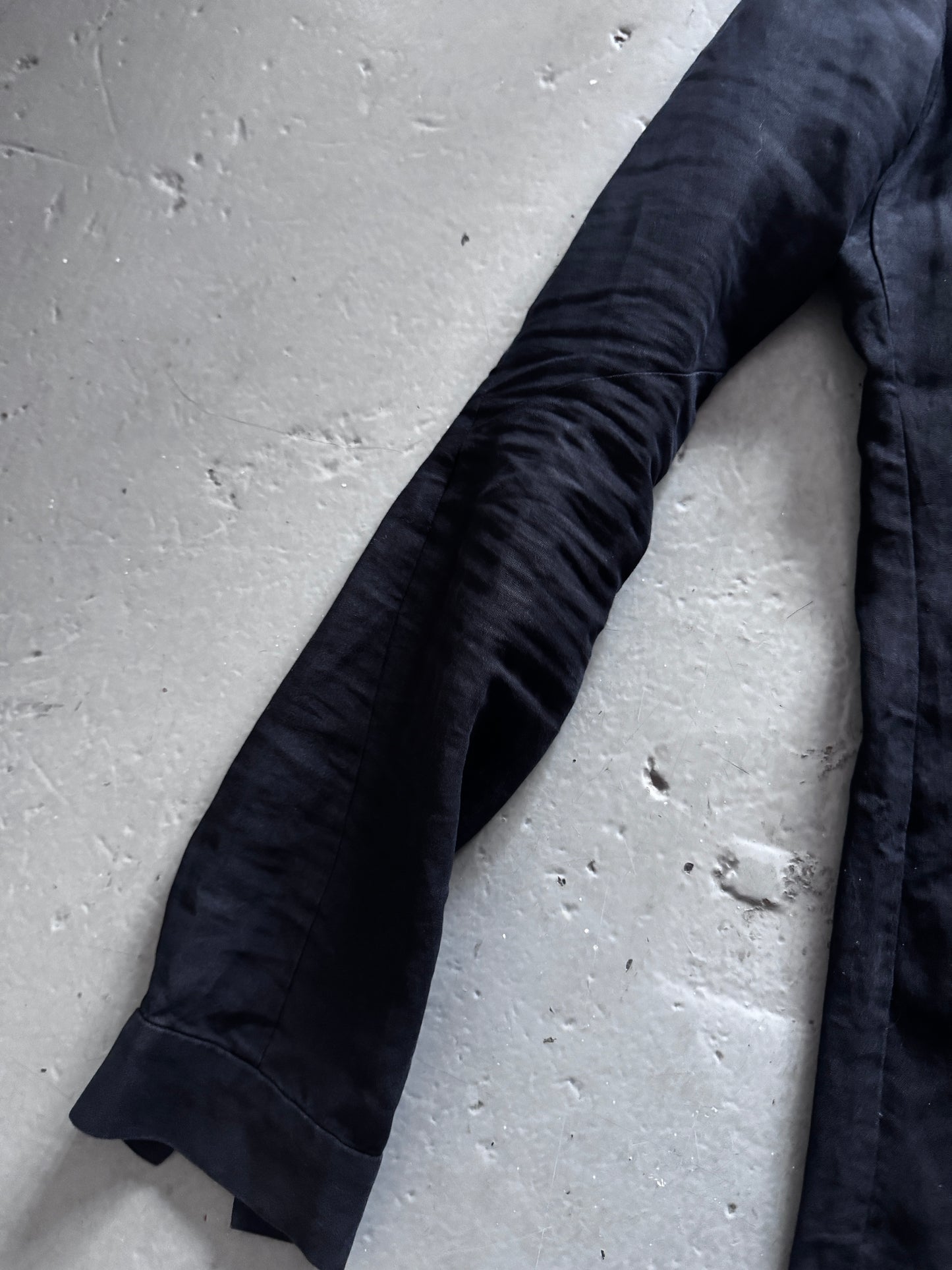 devoa anatomical cut shirt