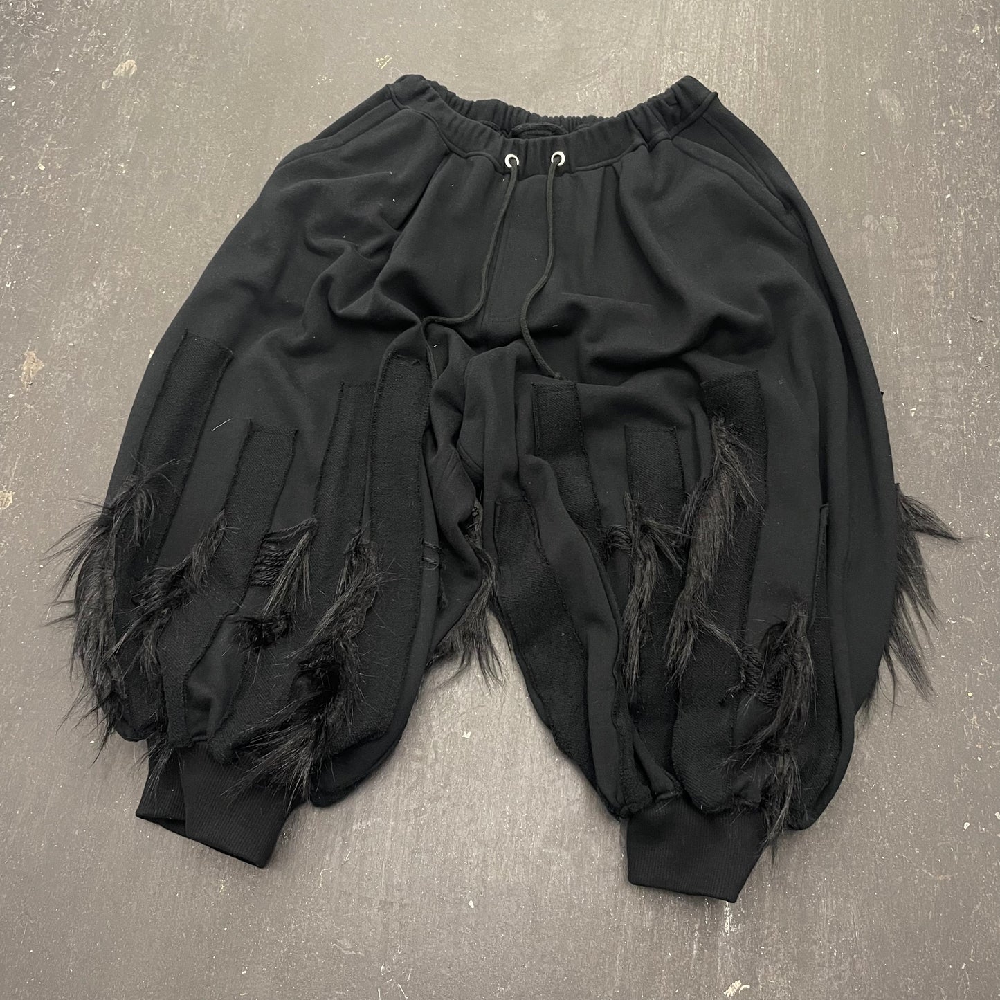 Unfinished Shinya Tabuchi Fur Detail Balloon Sweatpants